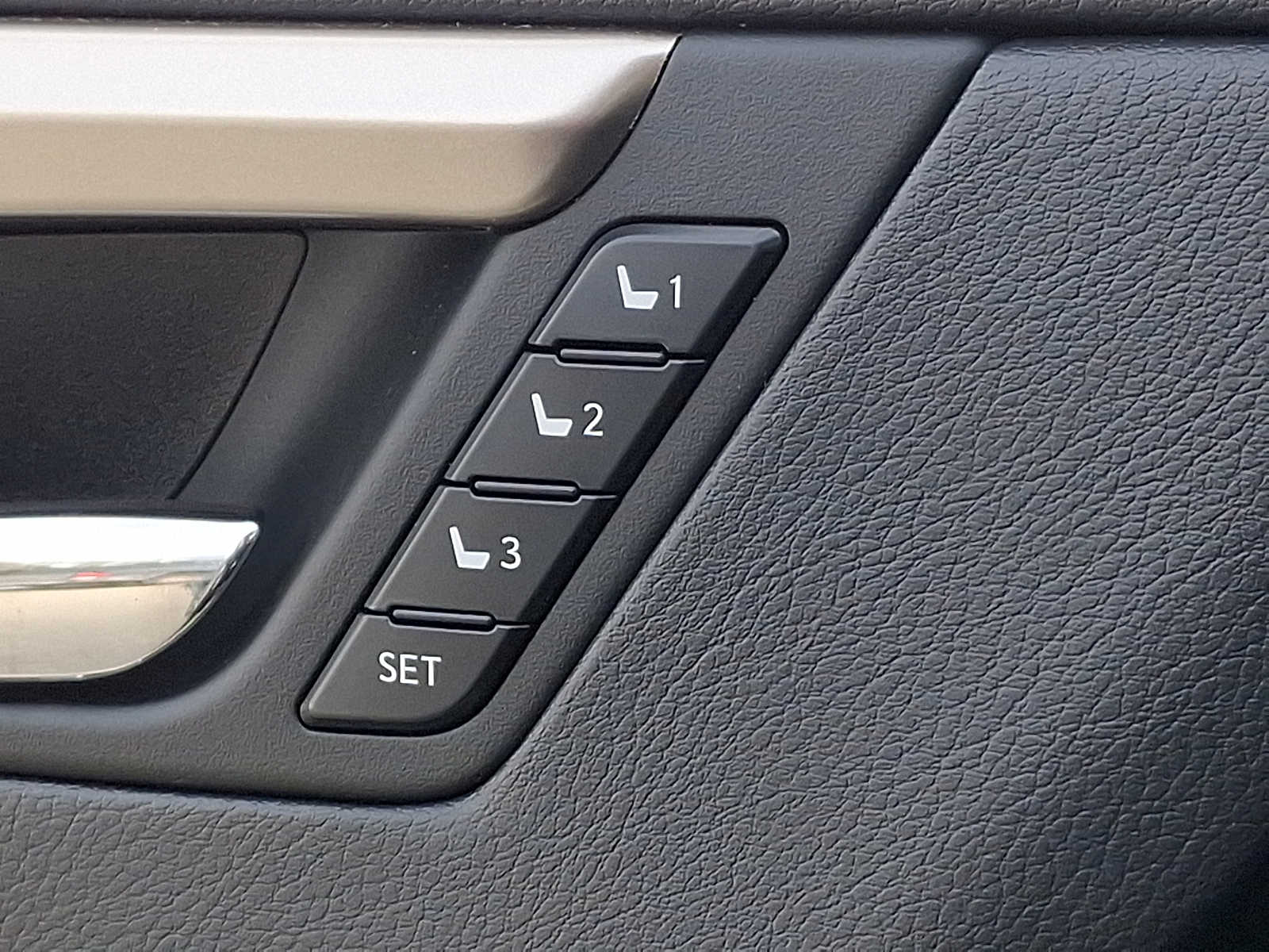 Thumbnail: 2022 Lexus RX - 26