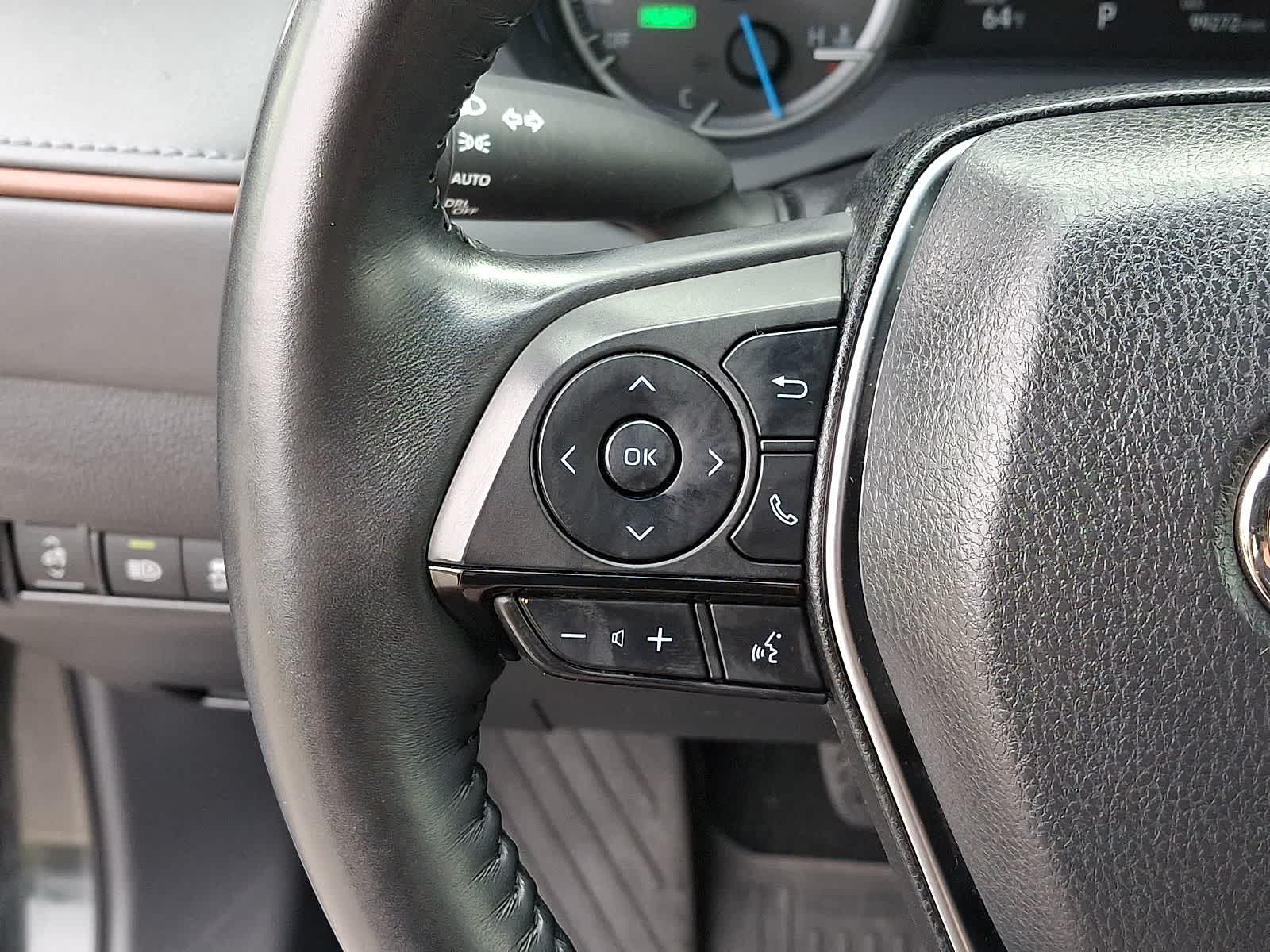 Thumbnail: 2021 Toyota Venza - 25