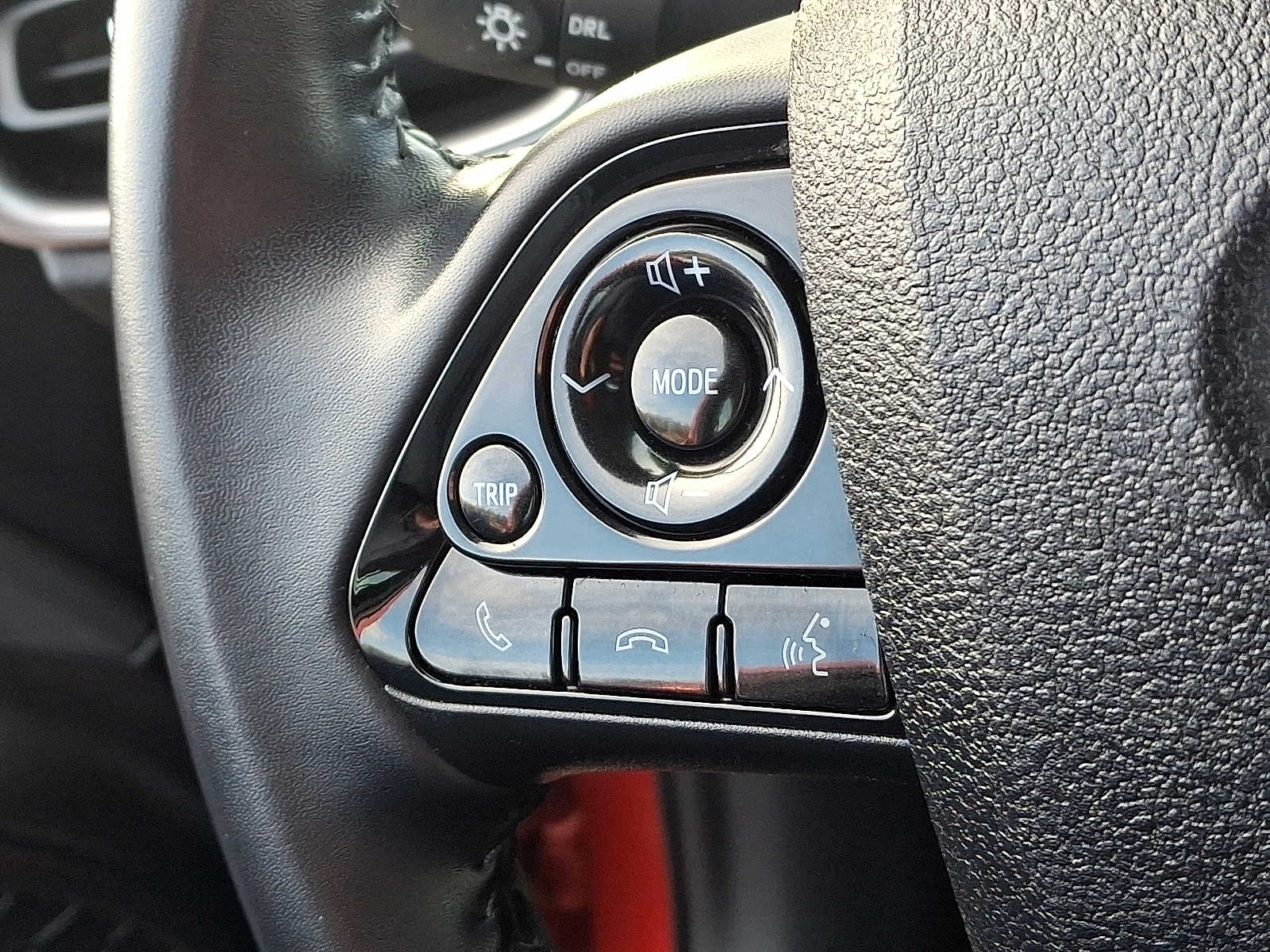 Thumbnail: 2020 Toyota Prius Prime - 23