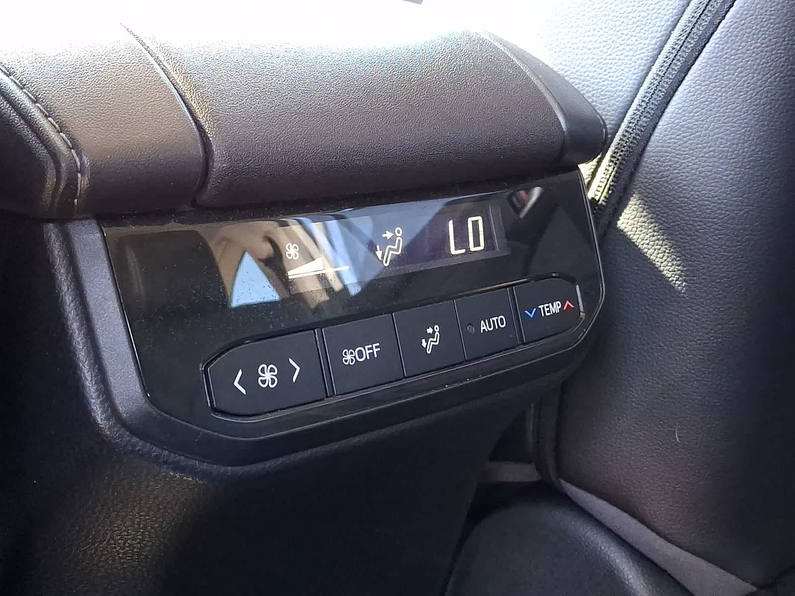 Thumbnail: 2023 Toyota Highlander - 14