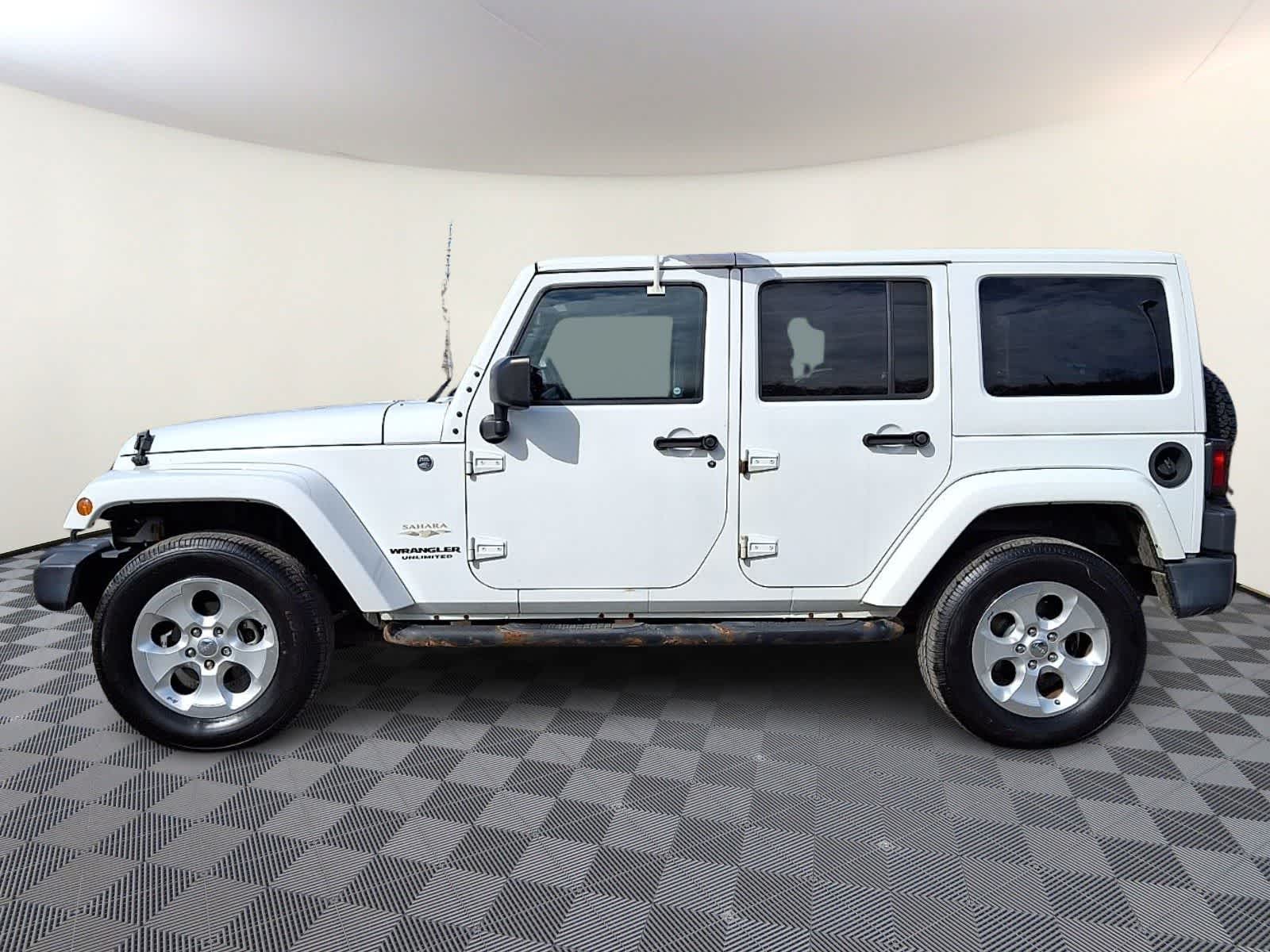 Thumbnail: 2015 Jeep Wrangler - 8