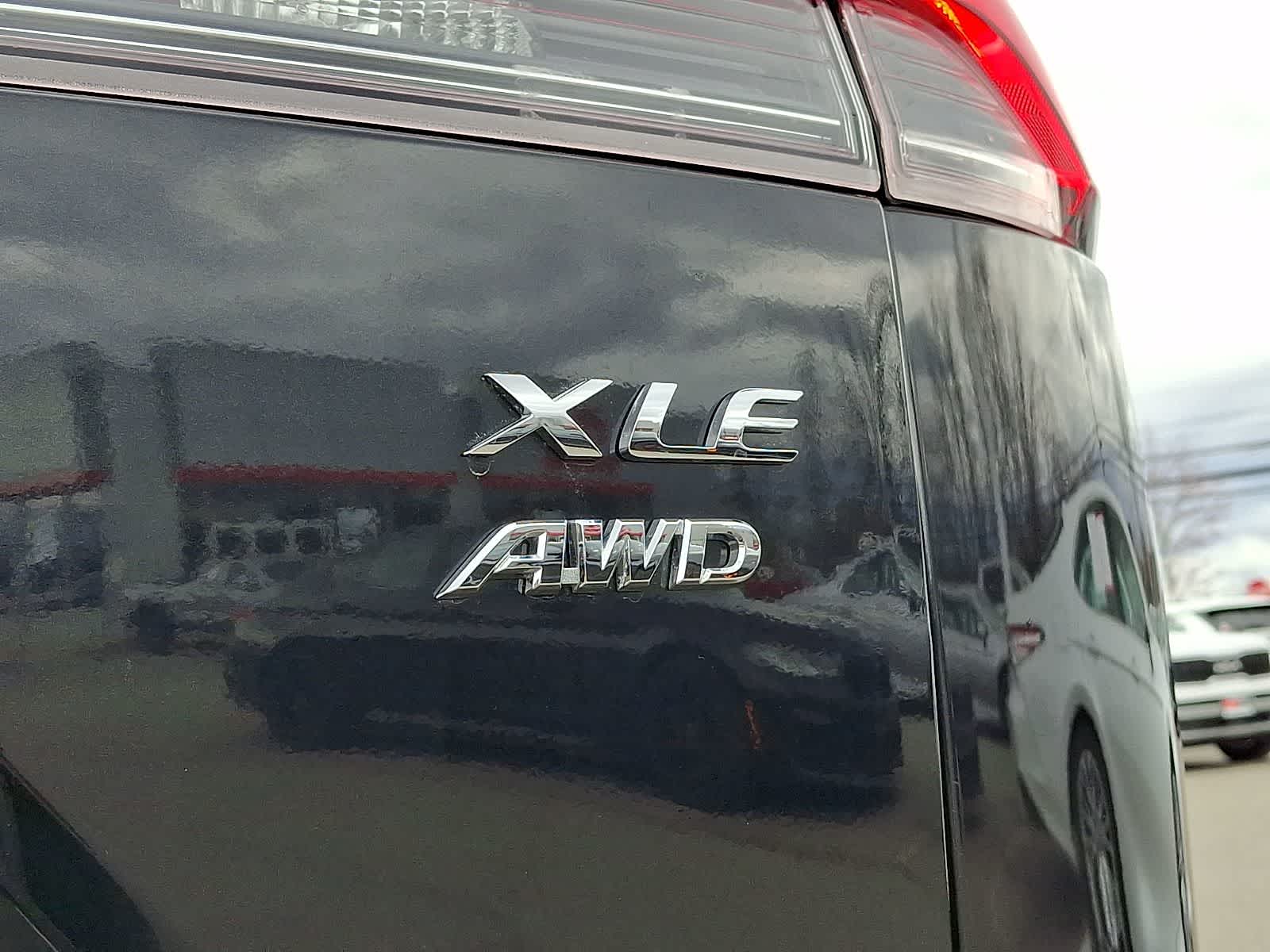 Thumbnail: 2022 Toyota Corolla Cross - 33