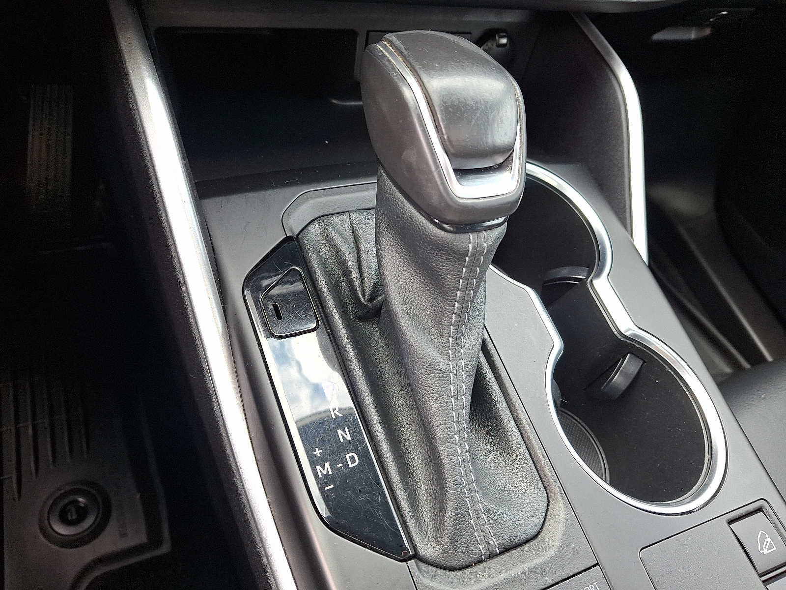 Thumbnail: 2023 Toyota Highlander - 19