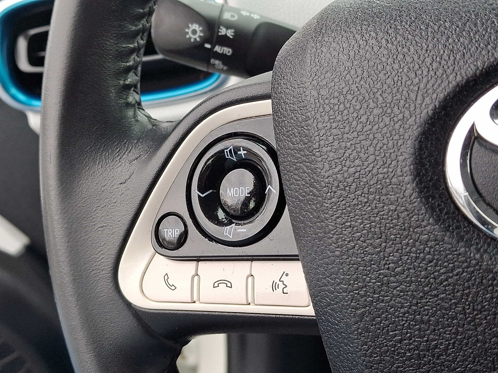 Thumbnail: 2017 Toyota Prius Prime - 23