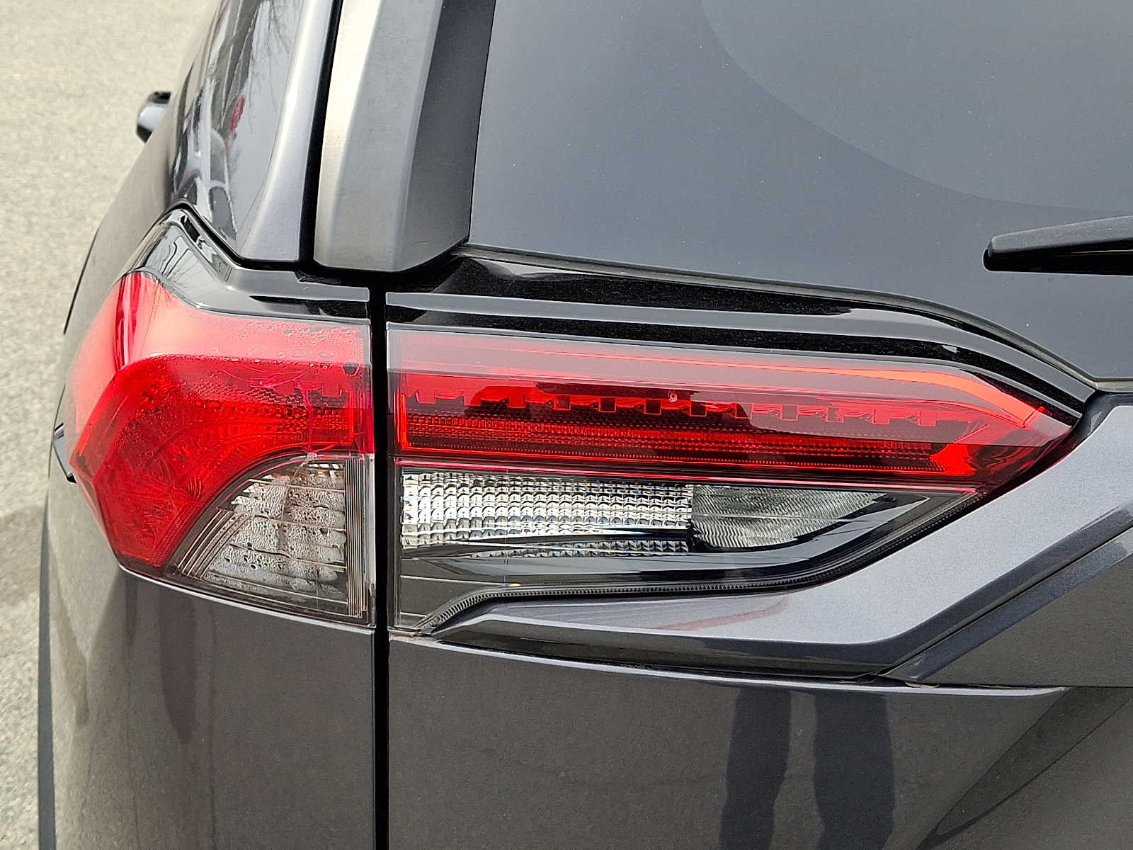 Thumbnail: 2020 Toyota RAV4 - 33