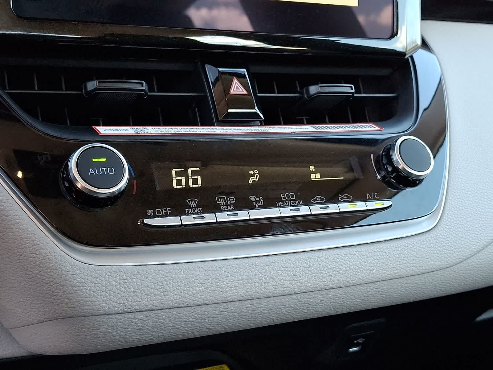 Thumbnail: 2025 Toyota Corolla - 17