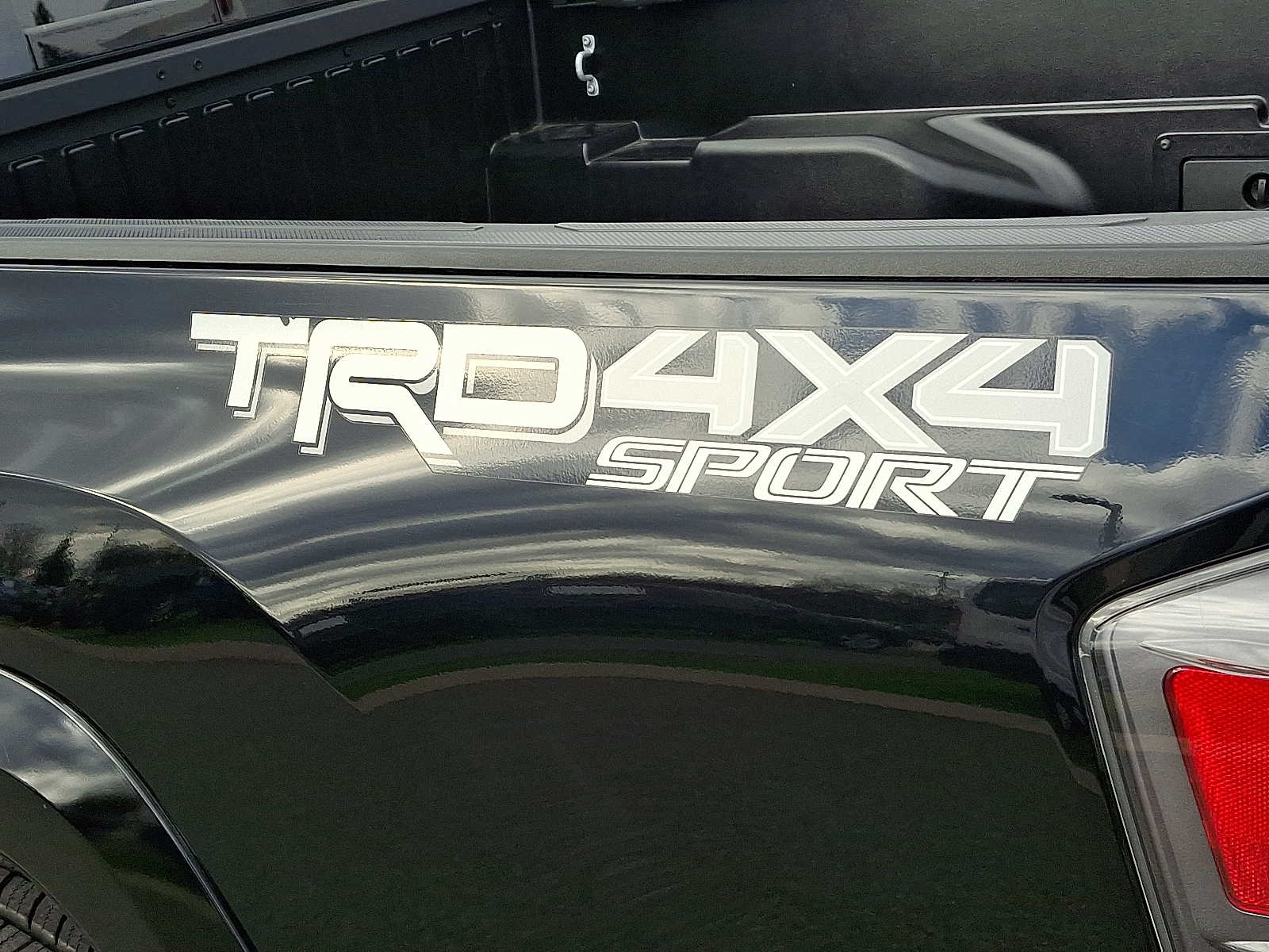 Thumbnail: 2021 Toyota Tacoma - 32