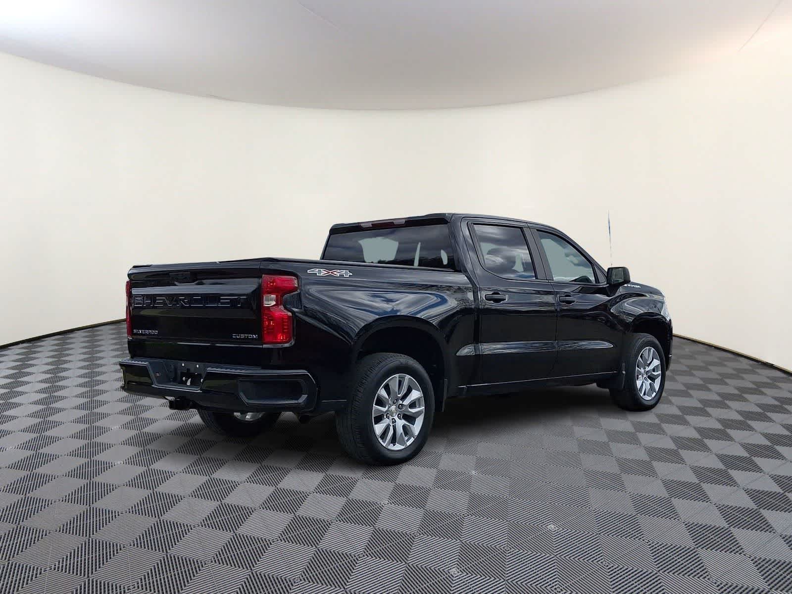 Thumbnail: 2023 Chevrolet Silverado 1500 - 5