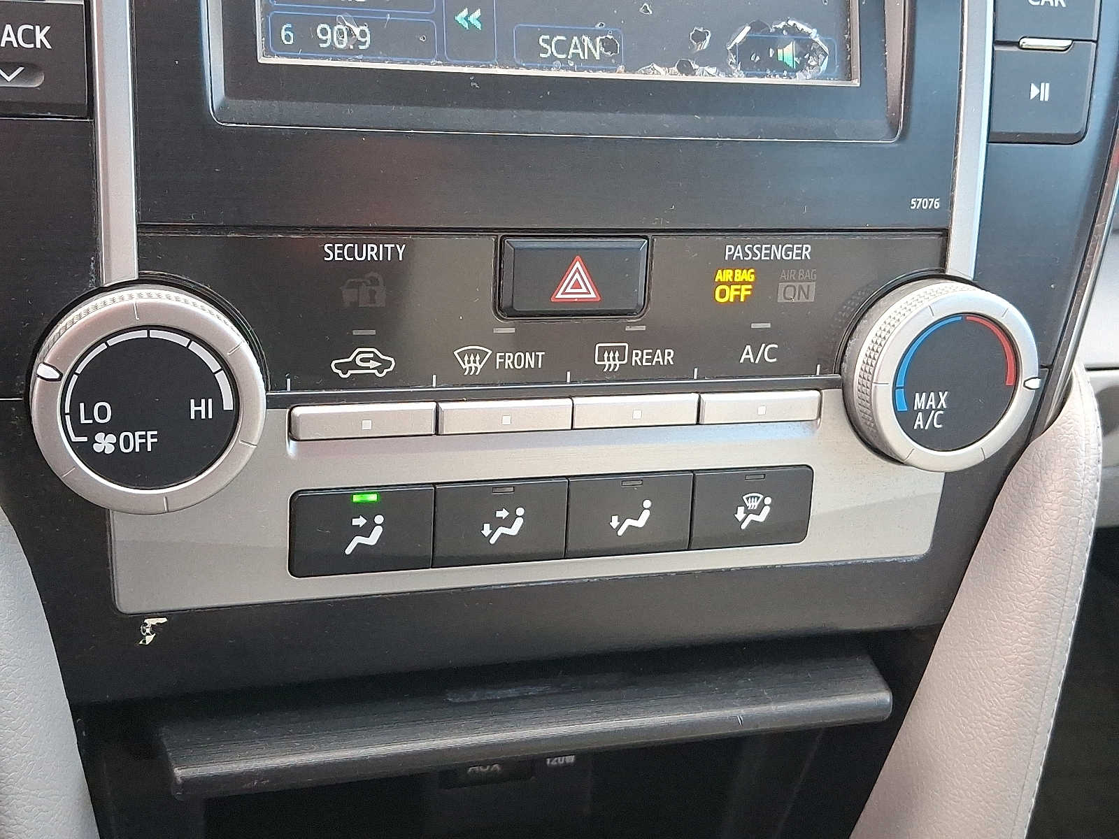 Thumbnail: 2013 Toyota Camry - 17