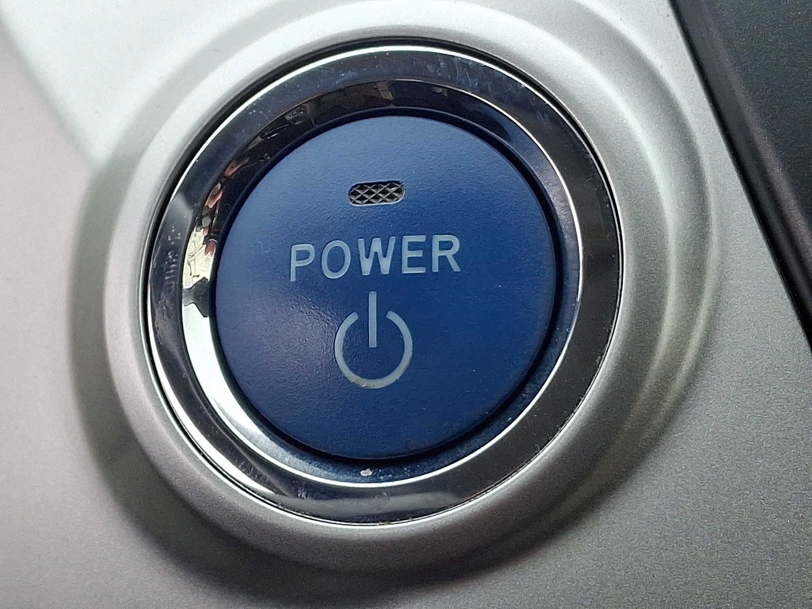 Thumbnail: 2012 Toyota Prius v - 25