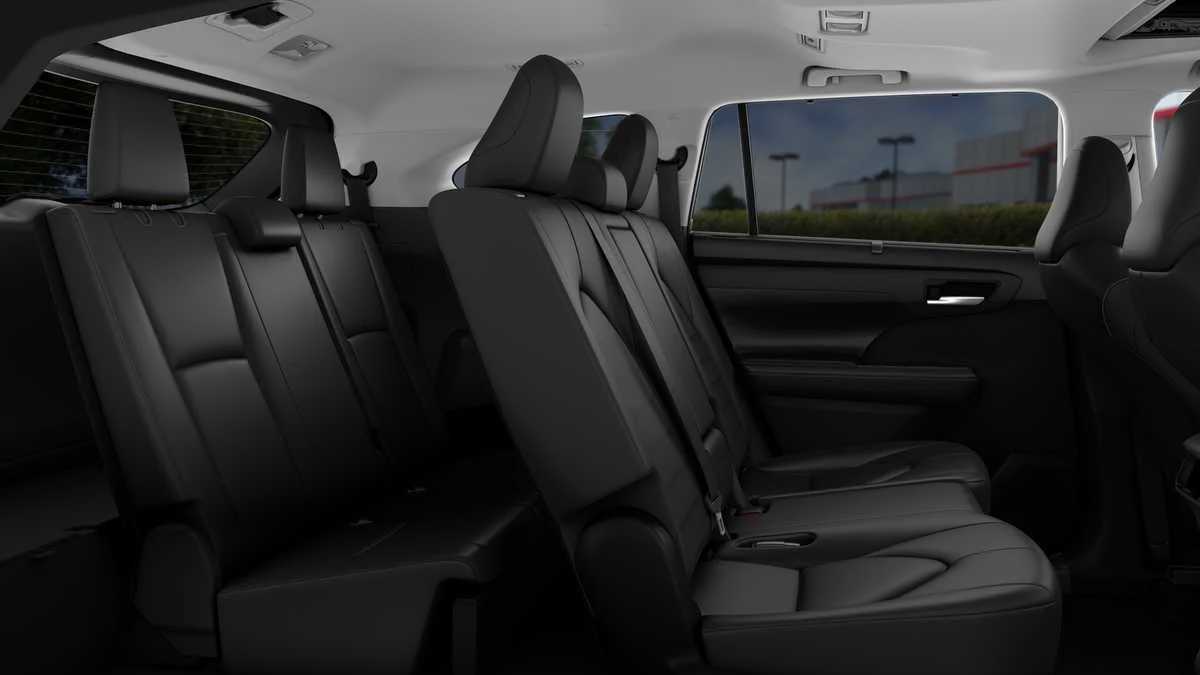 Thumbnail: 2026 Toyota Highlander - 2