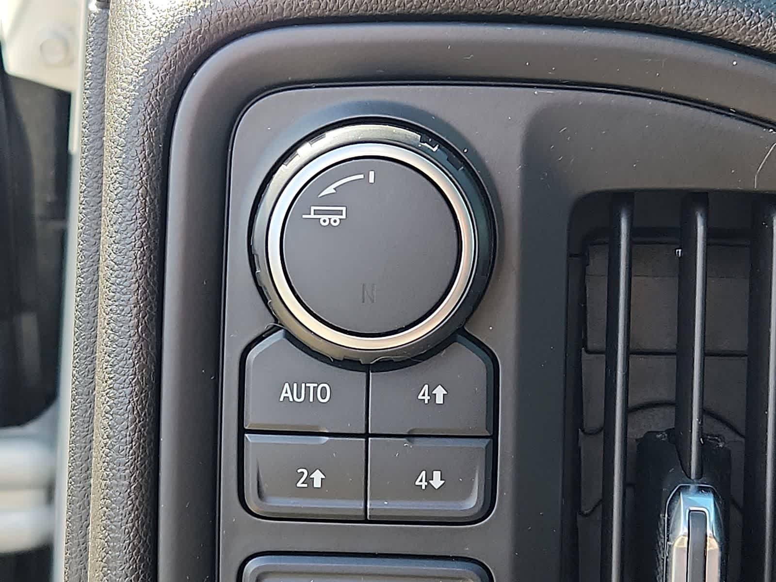 Thumbnail: 2020 Chevrolet Silverado 1500 - 26