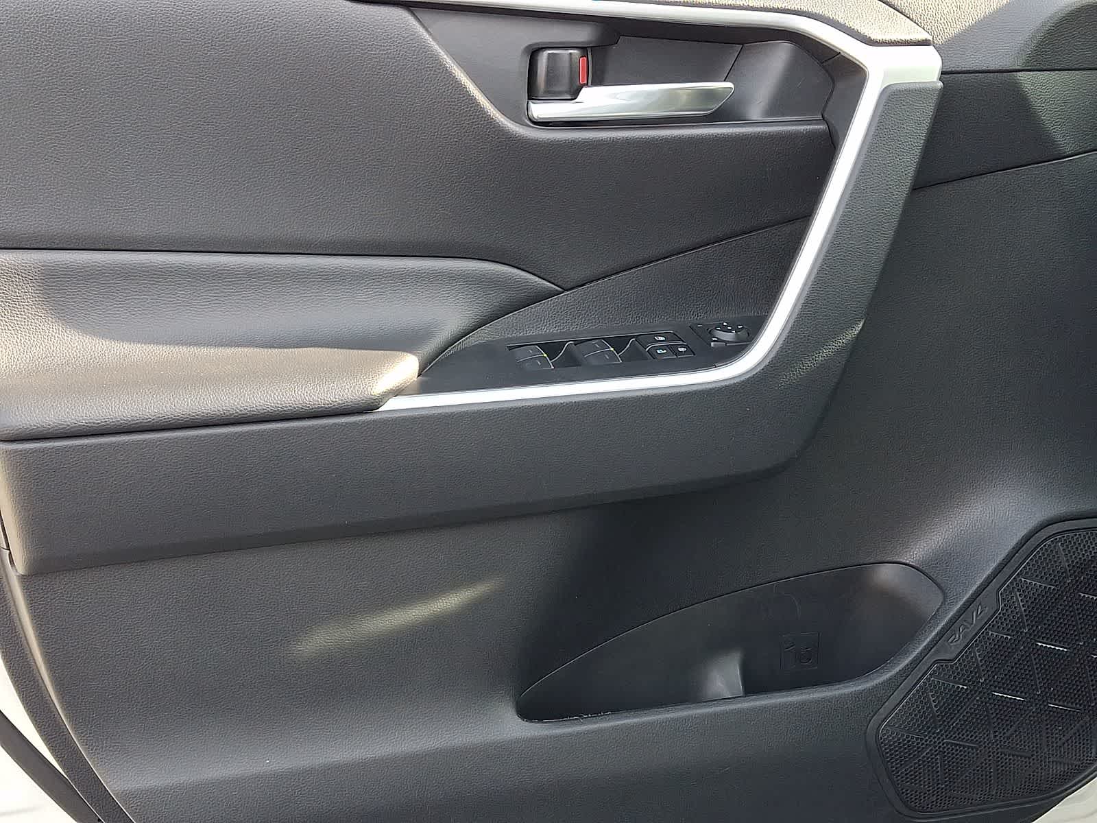 Thumbnail: 2024 Toyota RAV4 - 15