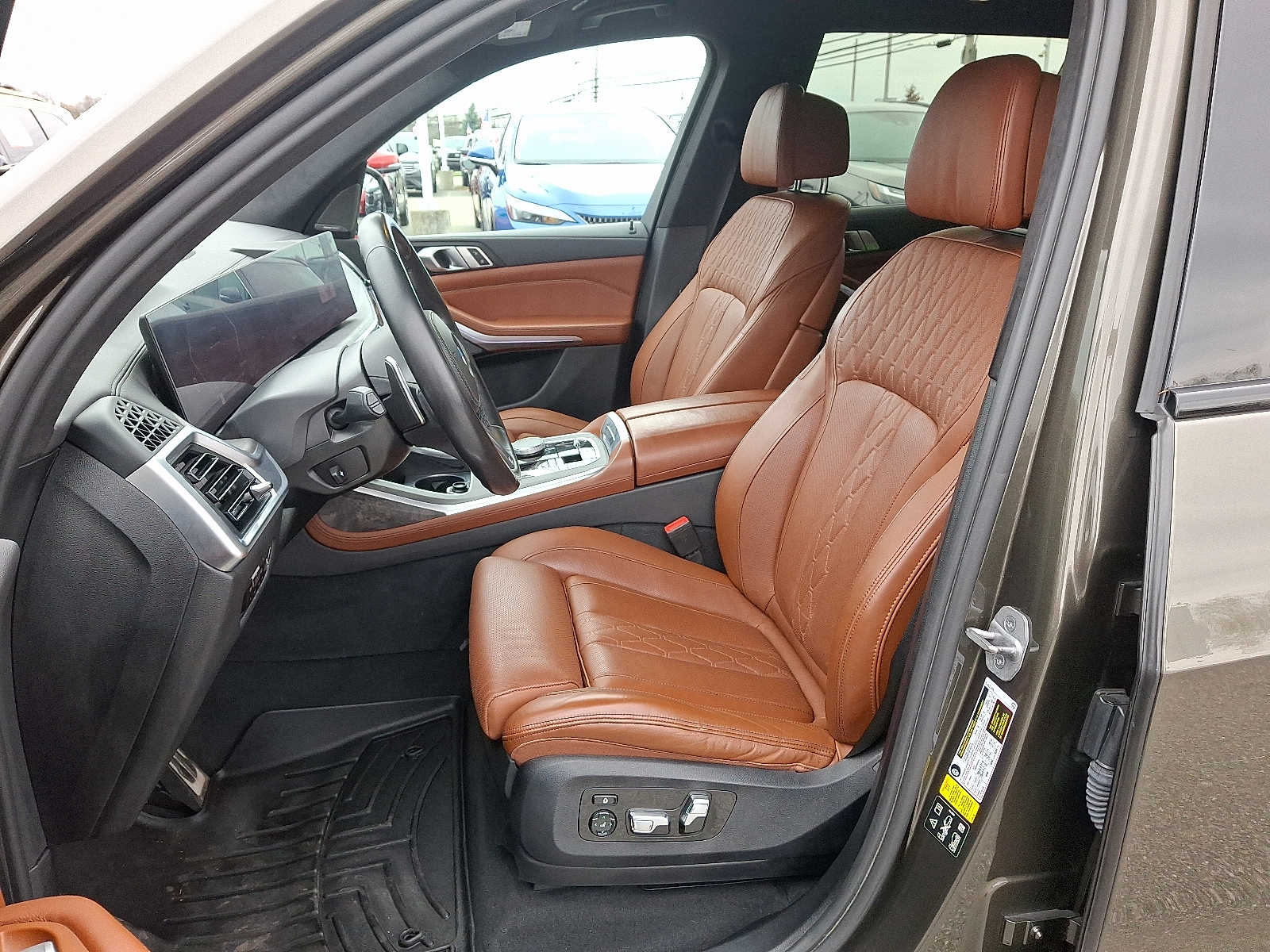 Thumbnail: 2023 BMW X7 - 16