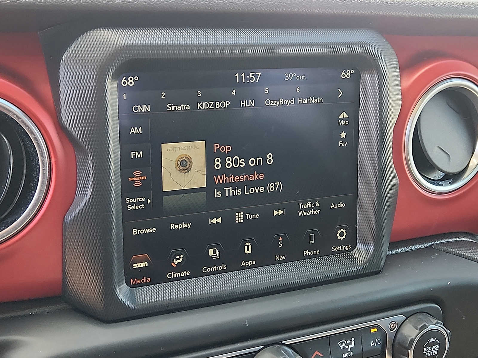 Thumbnail: 2023 Jeep Gladiator - 17