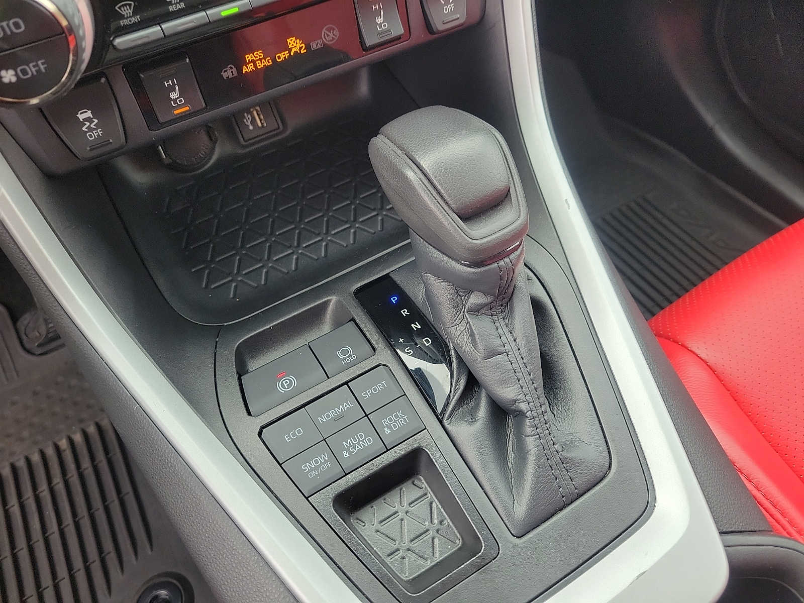 Thumbnail: 2023 Toyota RAV4 - 18