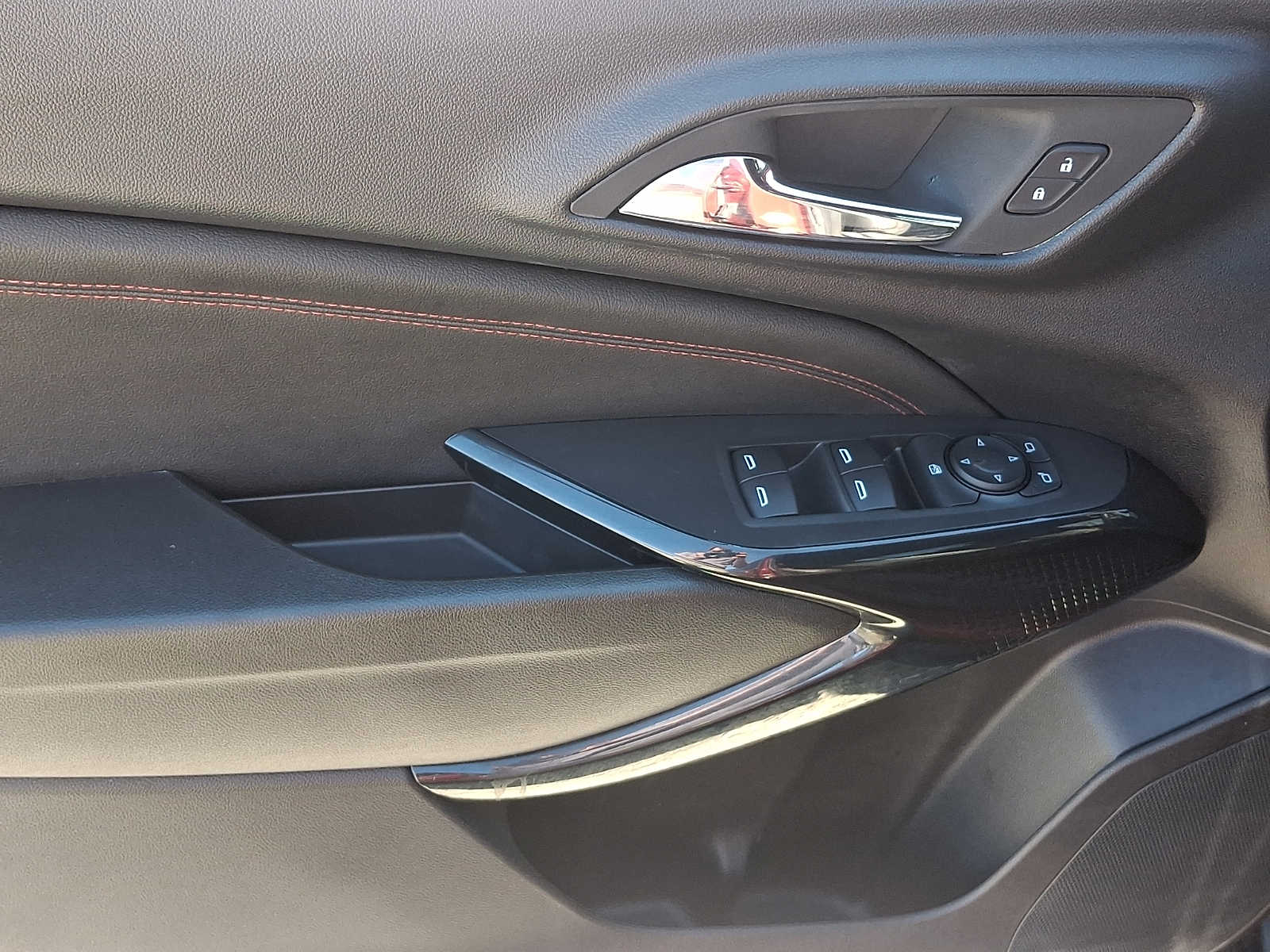 Thumbnail: 2024 Chevrolet Trax - 13