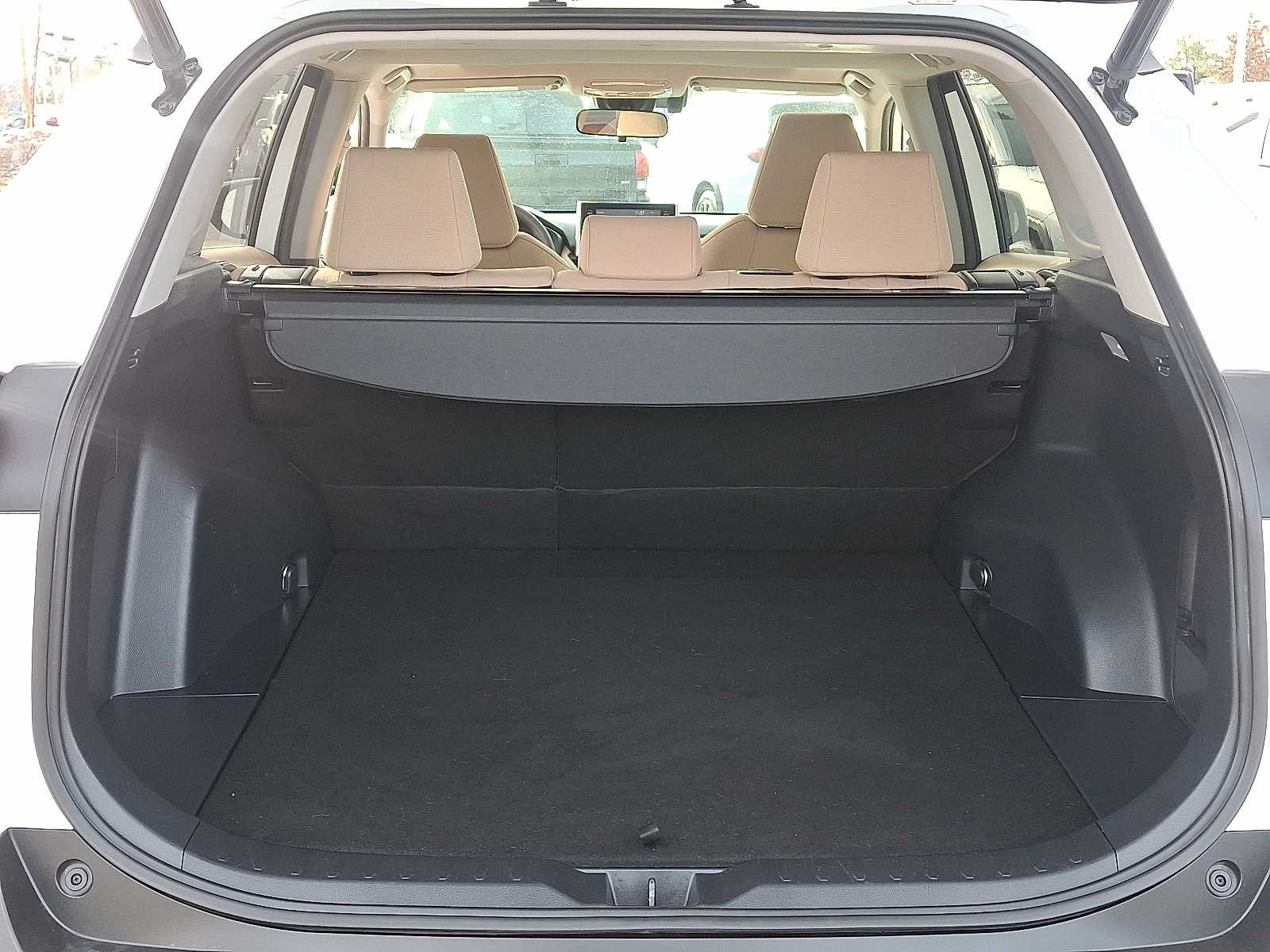 Thumbnail: 2019 Toyota RAV4 - 30