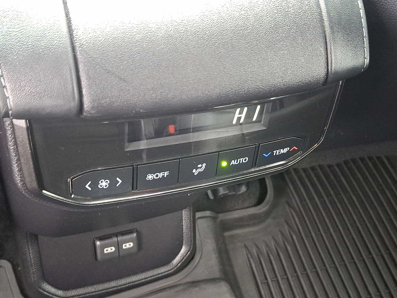 Thumbnail: 2023 Toyota Highlander - 15