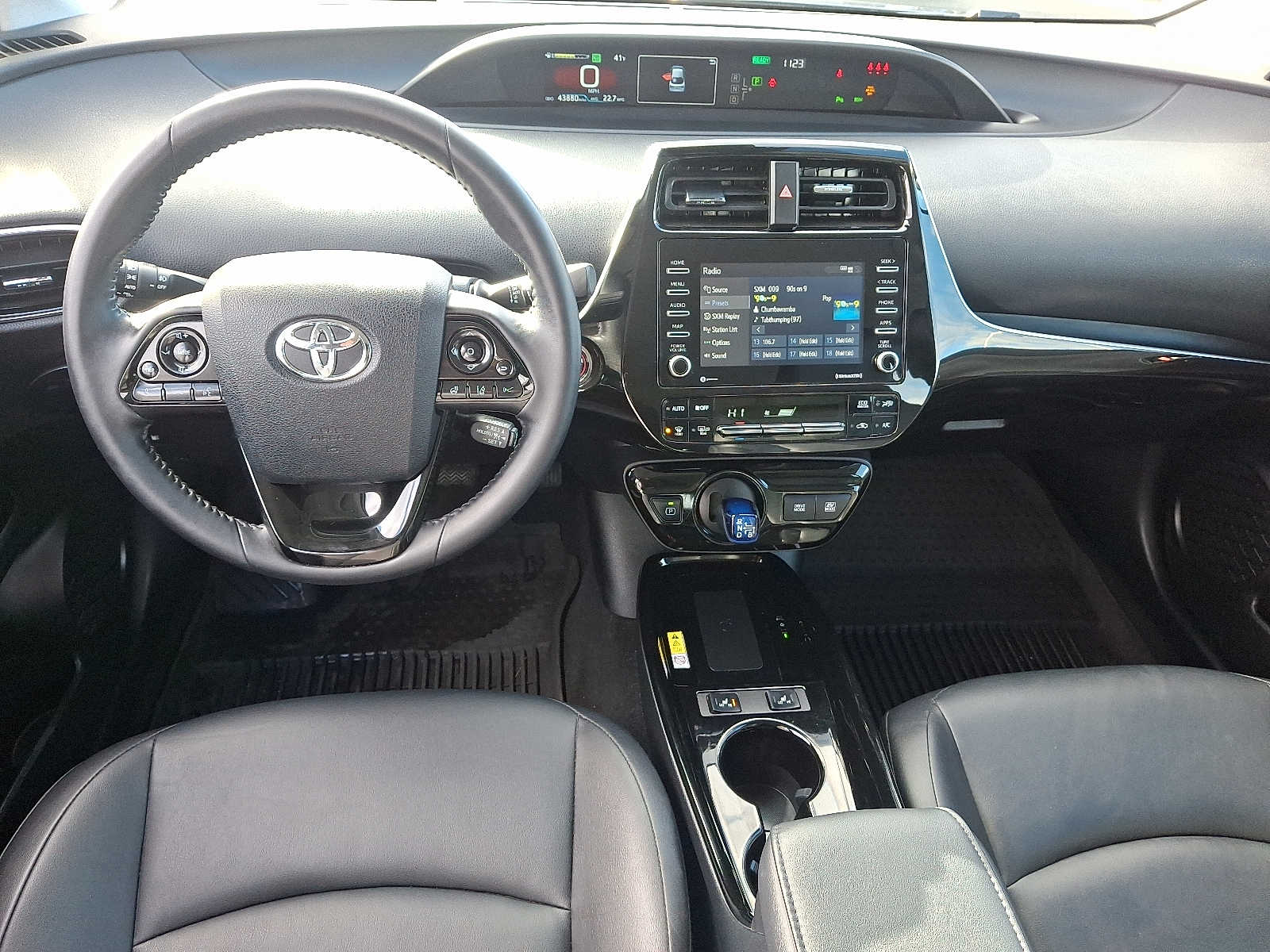 Thumbnail: 2022 Toyota Prius - 14