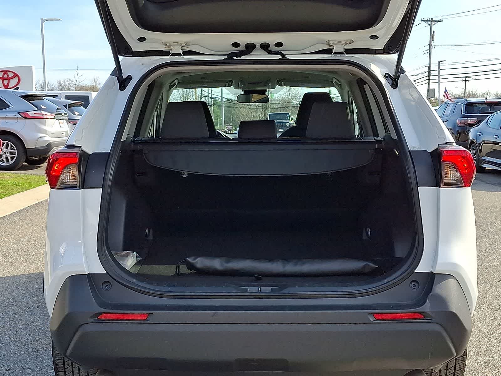 Thumbnail: 2024 Toyota RAV4 - 31