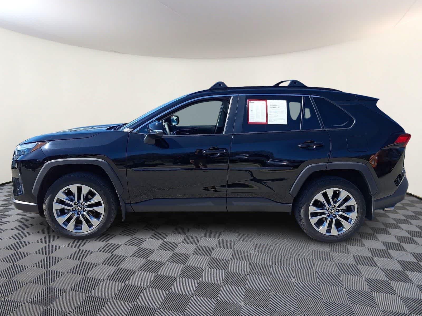 Thumbnail: 2025 Toyota RAV4 - 10