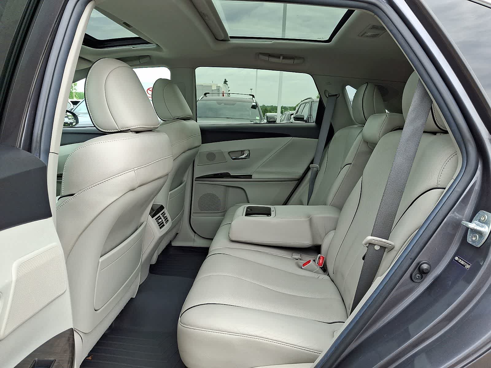 Thumbnail: 2015 Toyota Venza - 12