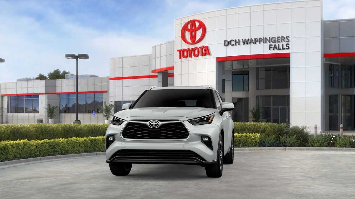 Thumbnail: 2026 Toyota Highlander - 21