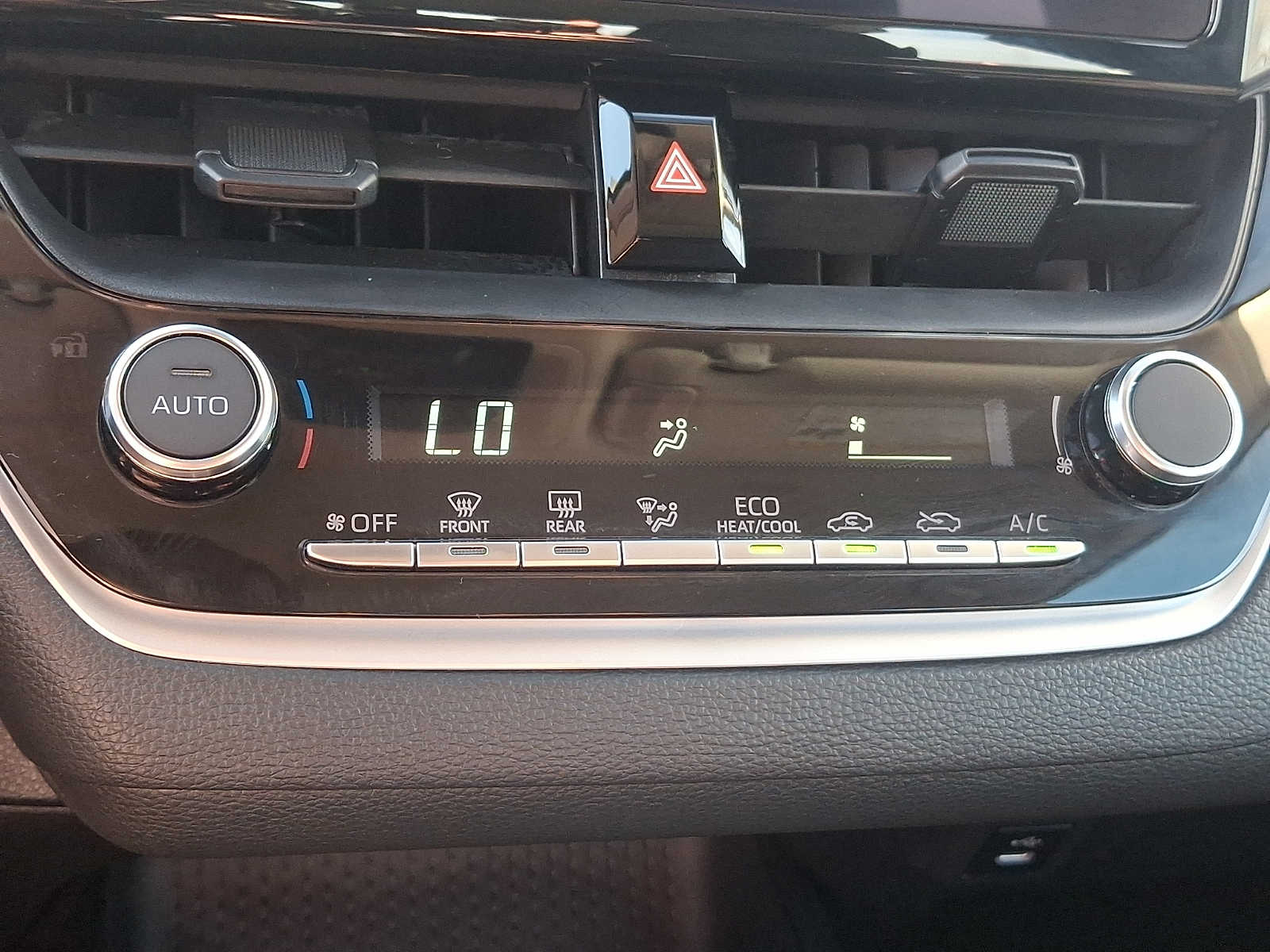 Thumbnail: 2025 Toyota Corolla - 18