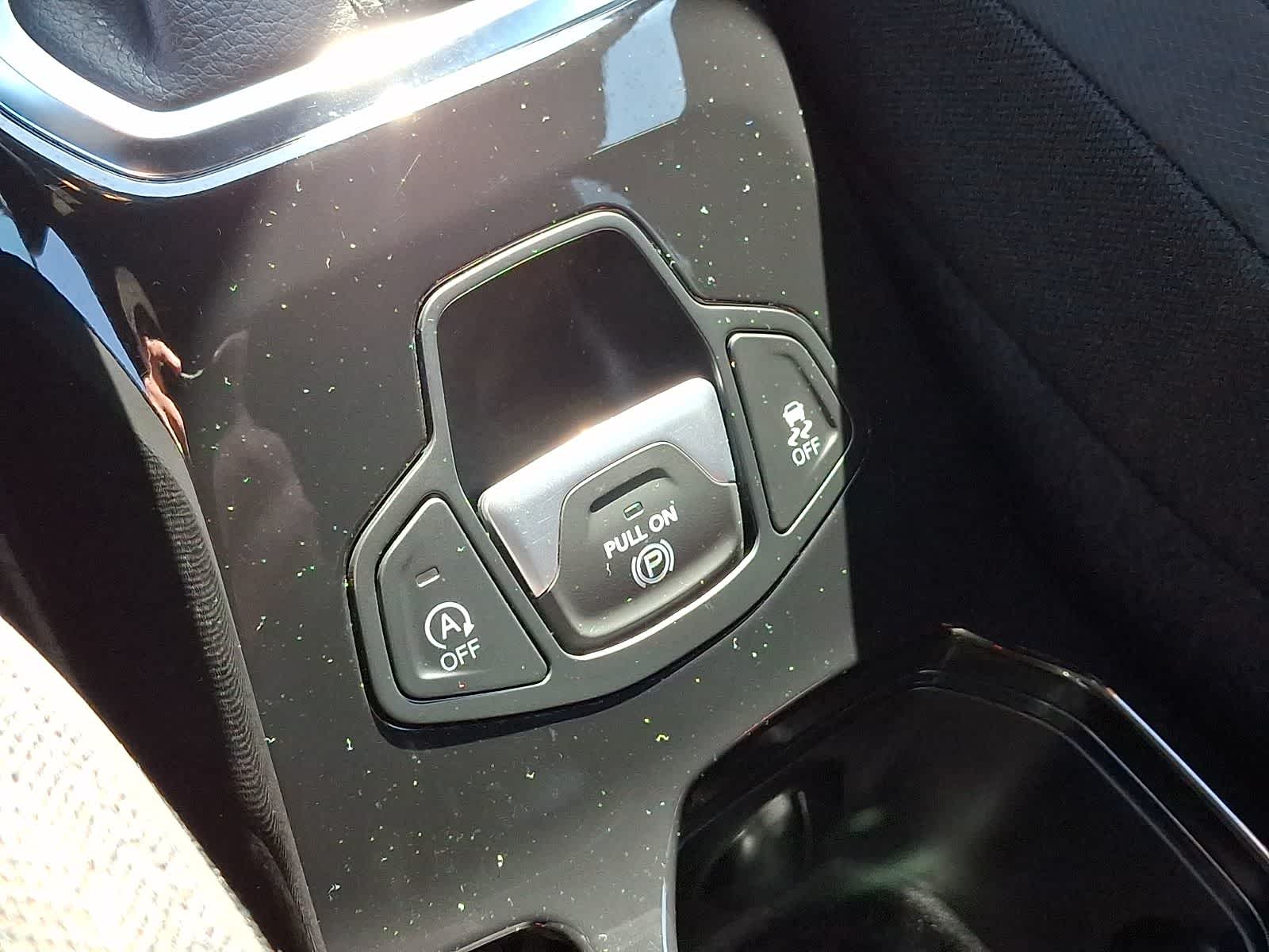 Thumbnail: 2022 Jeep Renegade - 26