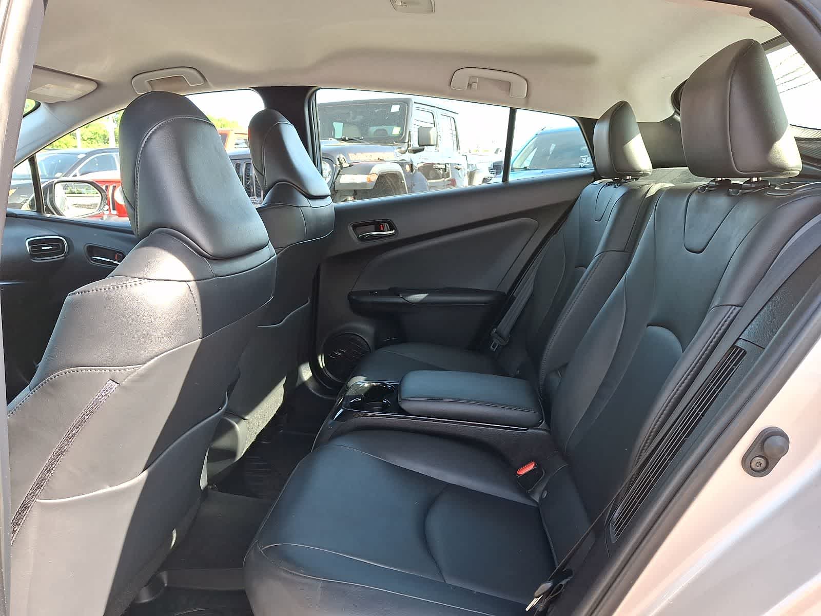 Thumbnail: 2017 Toyota Prius Prime - 13