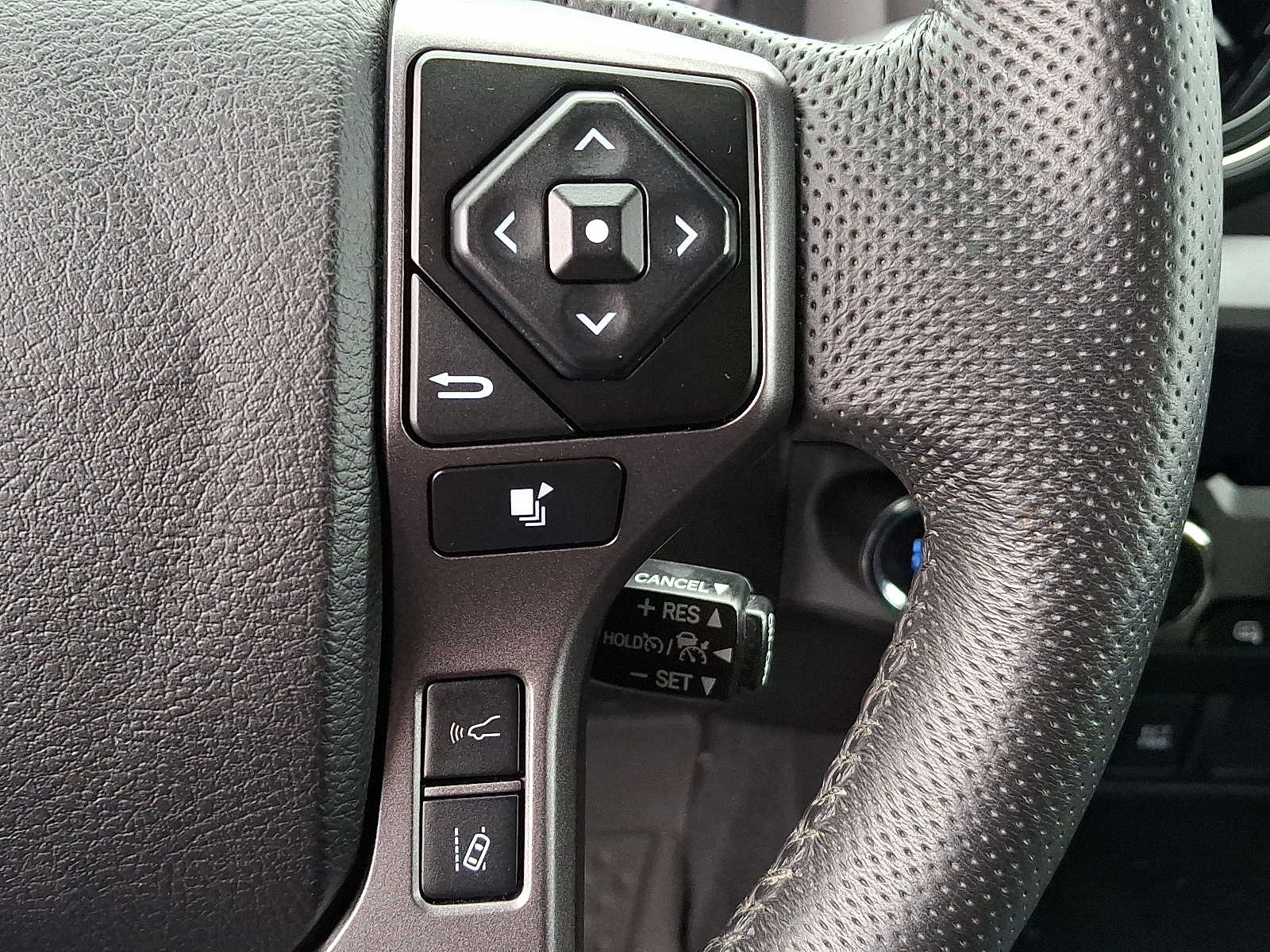 Thumbnail: 2022 Toyota Tacoma - 24