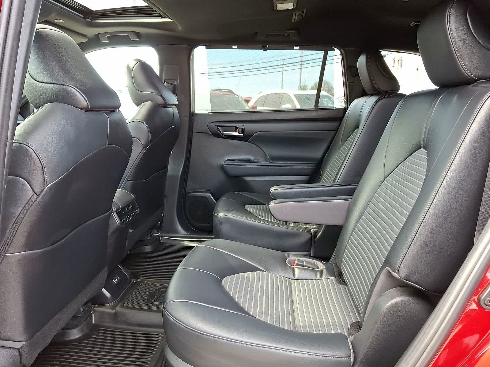 Thumbnail: 2023 Toyota Highlander - 12
