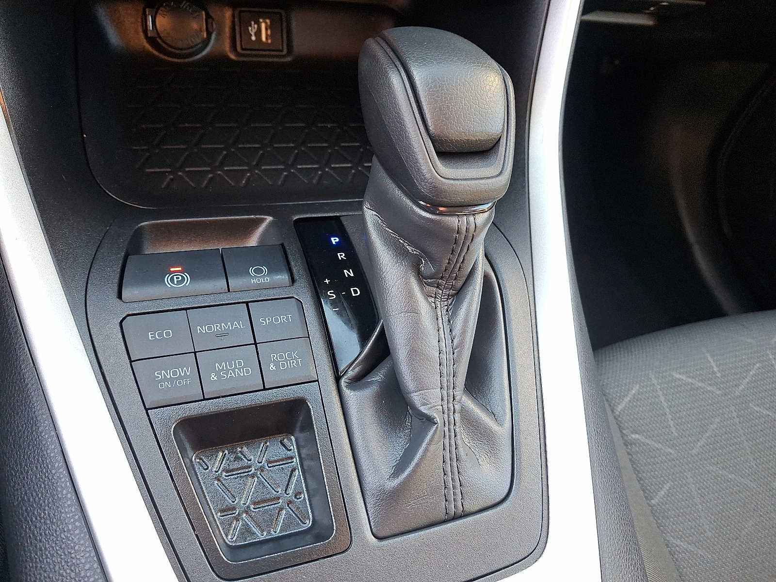 Thumbnail: 2025 Toyota RAV4 - 17