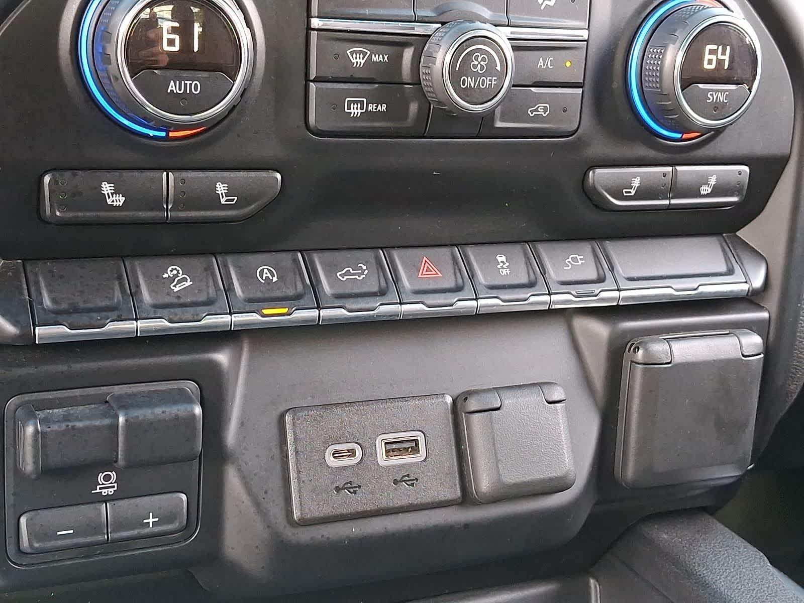 Thumbnail: 2019 Chevrolet Silverado 1500 - 26