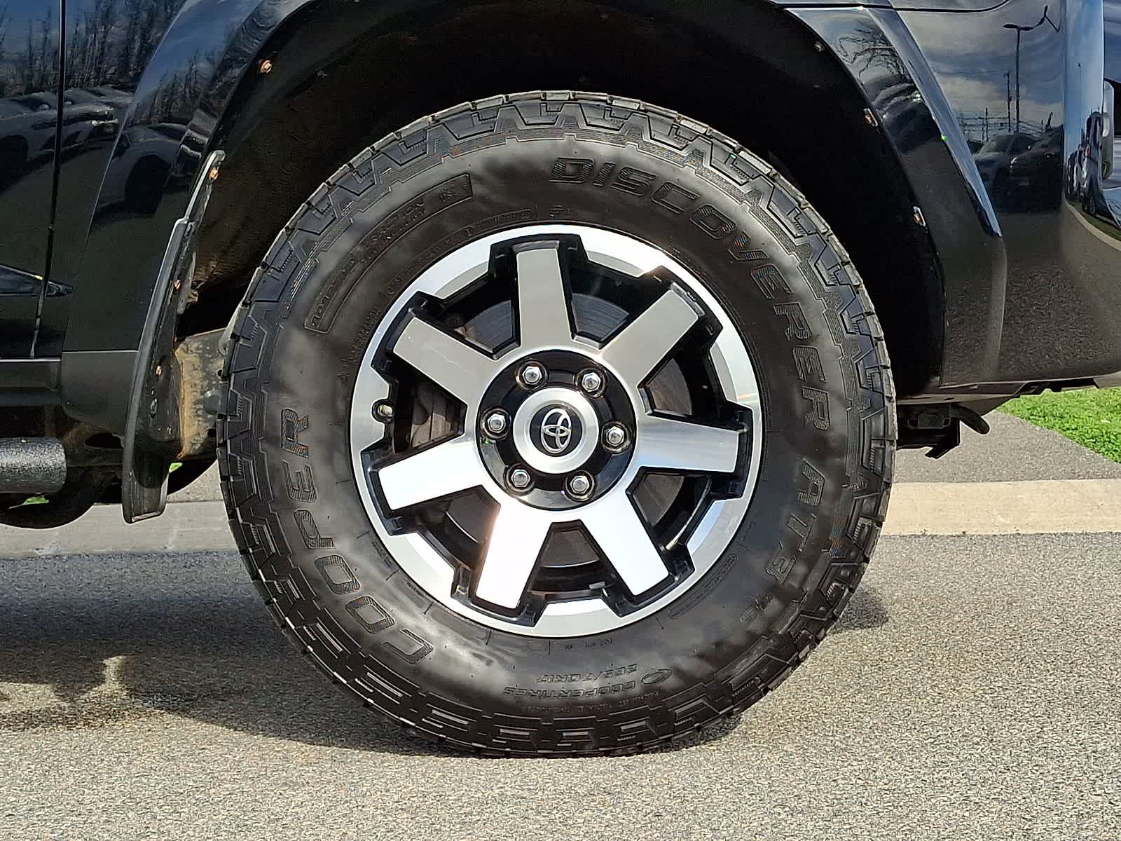 Thumbnail: 2019 Toyota 4Runner - 11