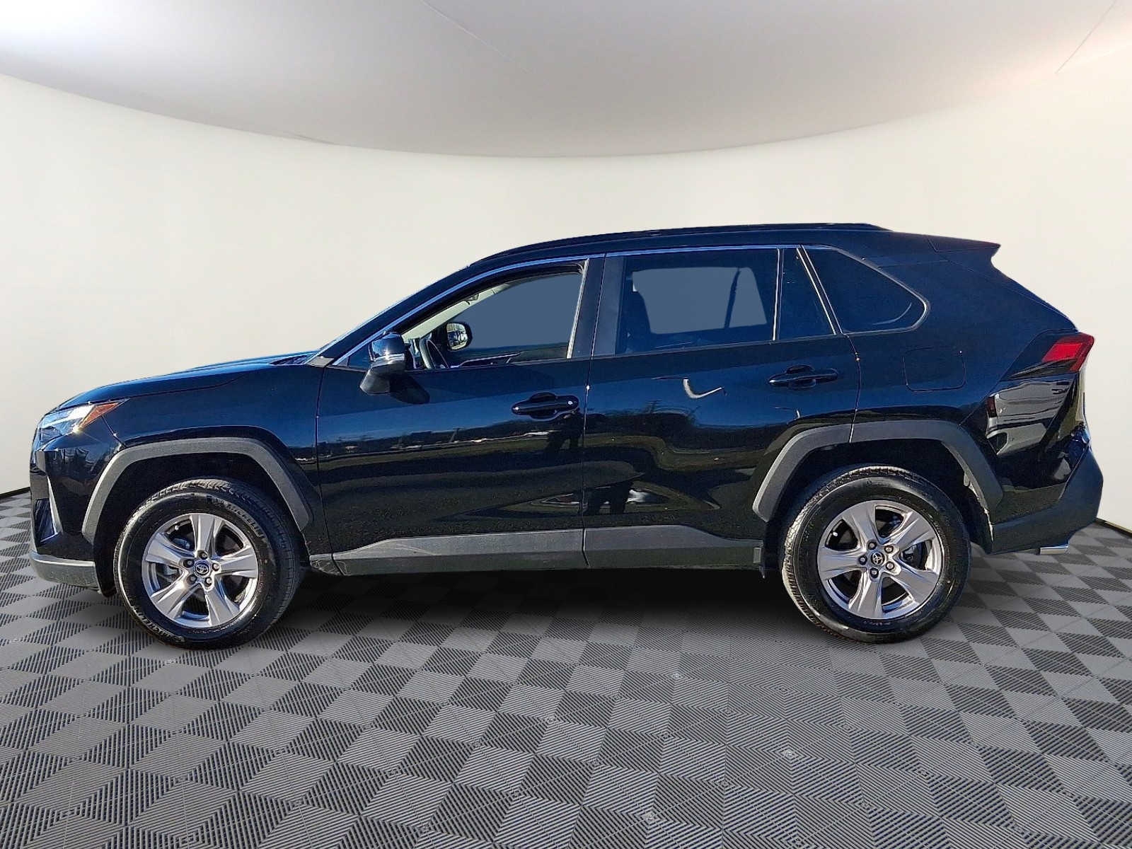 Thumbnail: 2025 Toyota RAV4 - 10