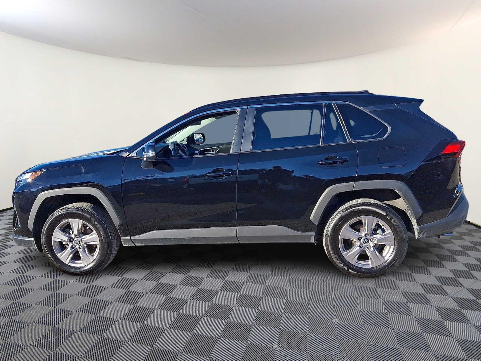 Thumbnail: 2025 Toyota RAV4 - 10