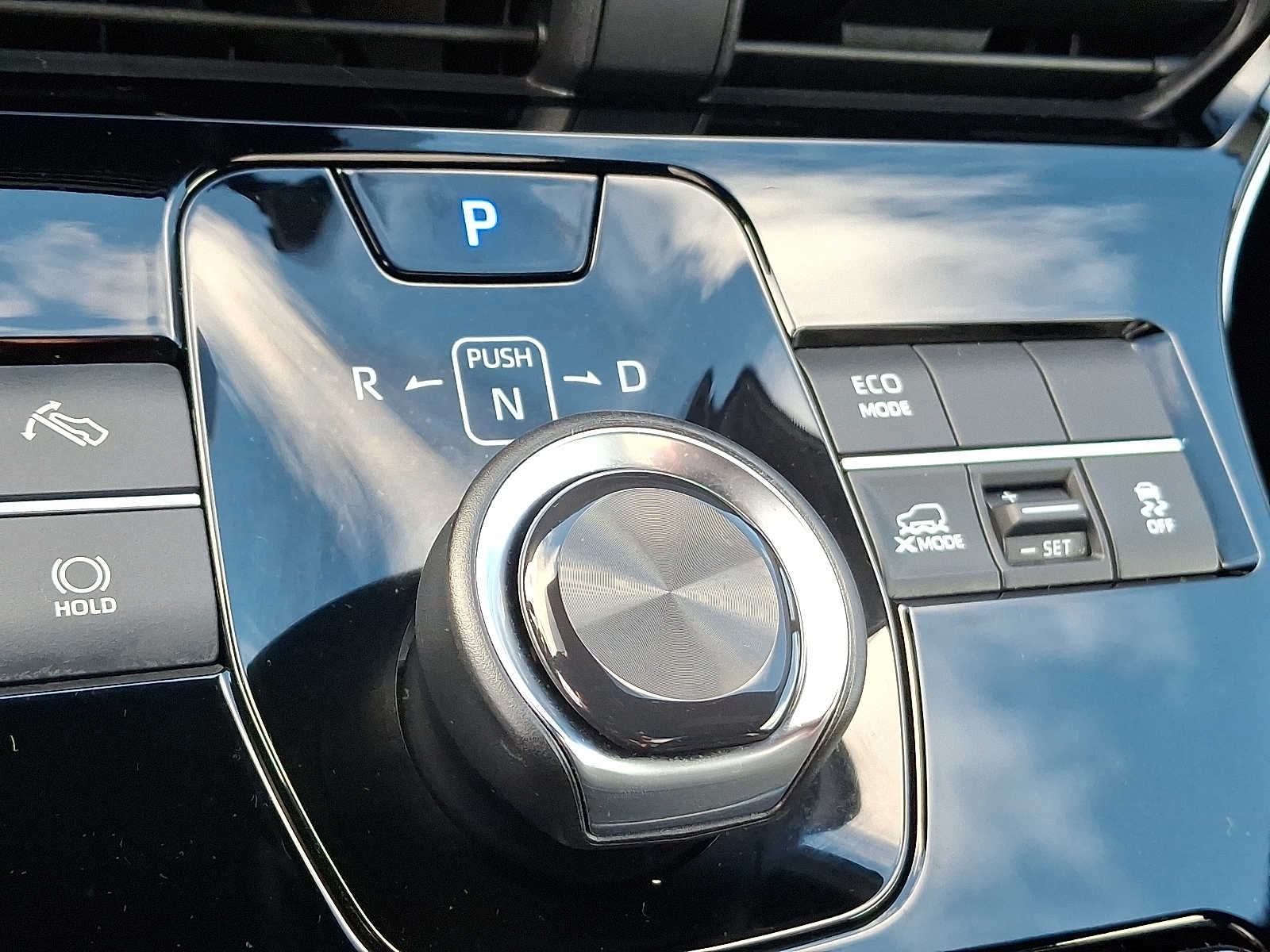 Thumbnail: 2025 Toyota bZ4X - 18