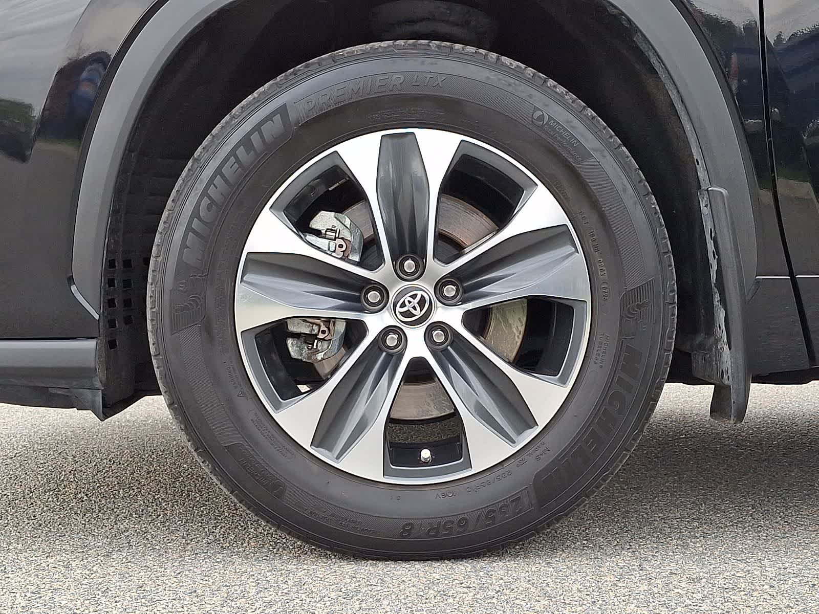 Thumbnail: 2023 Toyota Highlander - 10