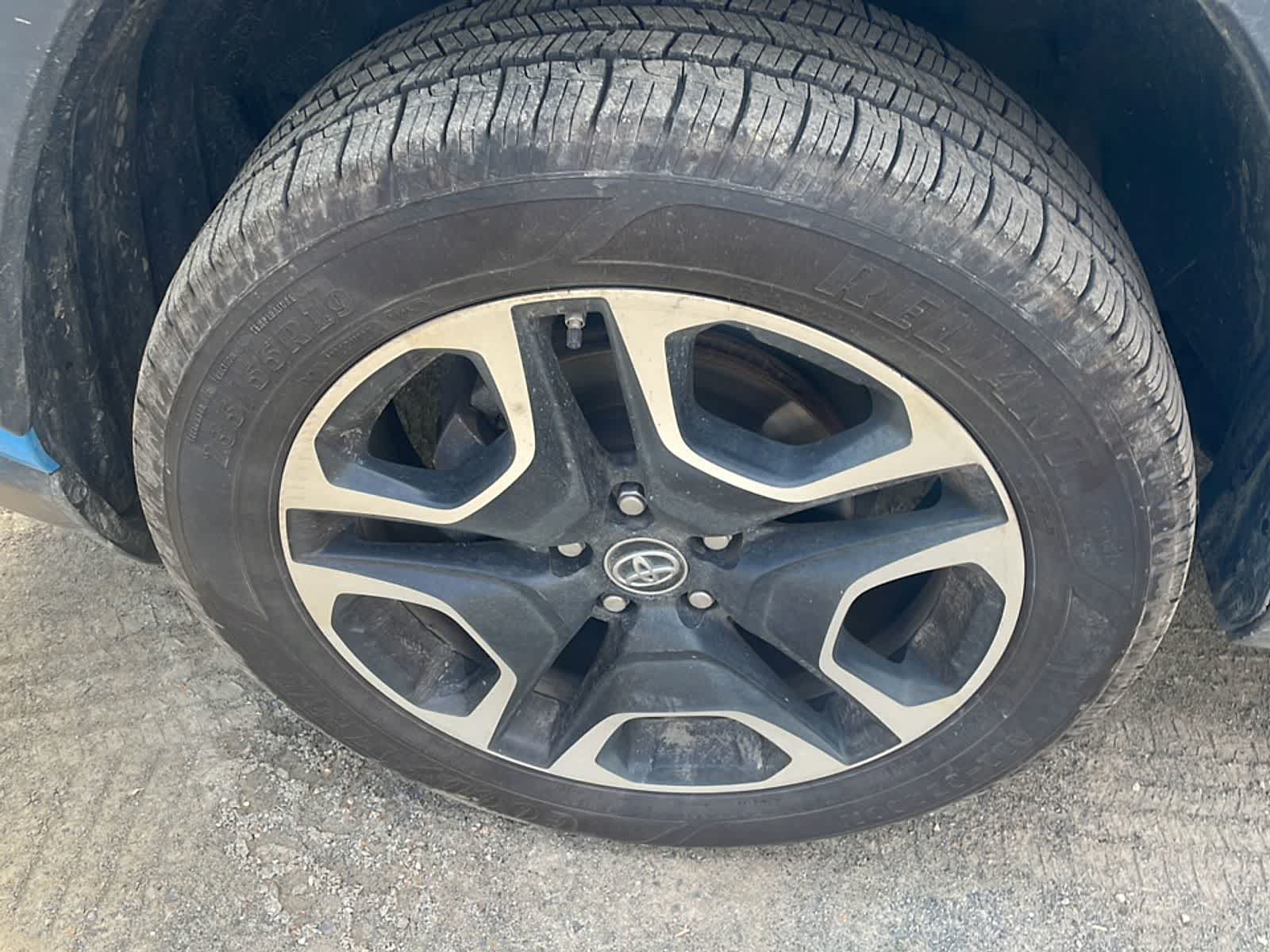 Thumbnail: 2019 Toyota RAV4 - 23