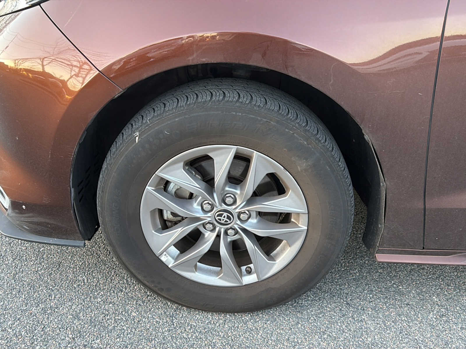 Thumbnail: 2024 Toyota Sienna - 21