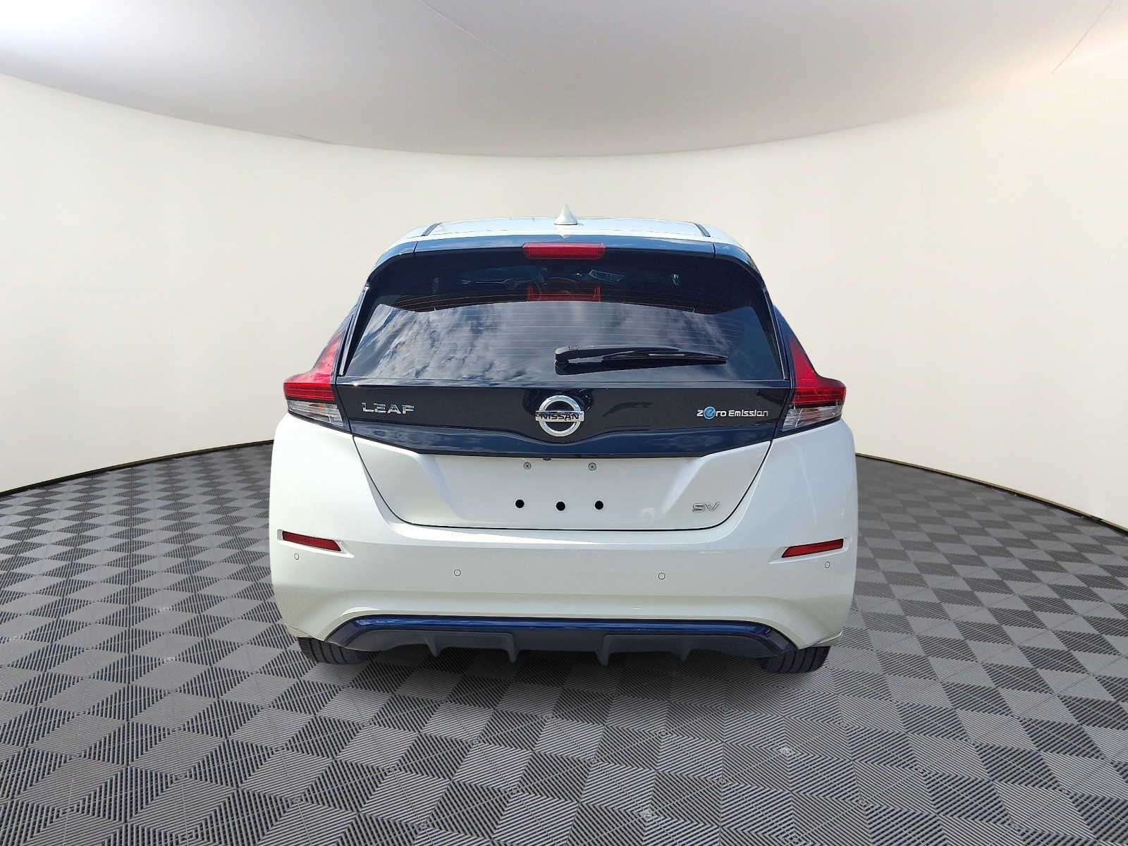 Thumbnail: 2022 Nissan Leaf - 6
