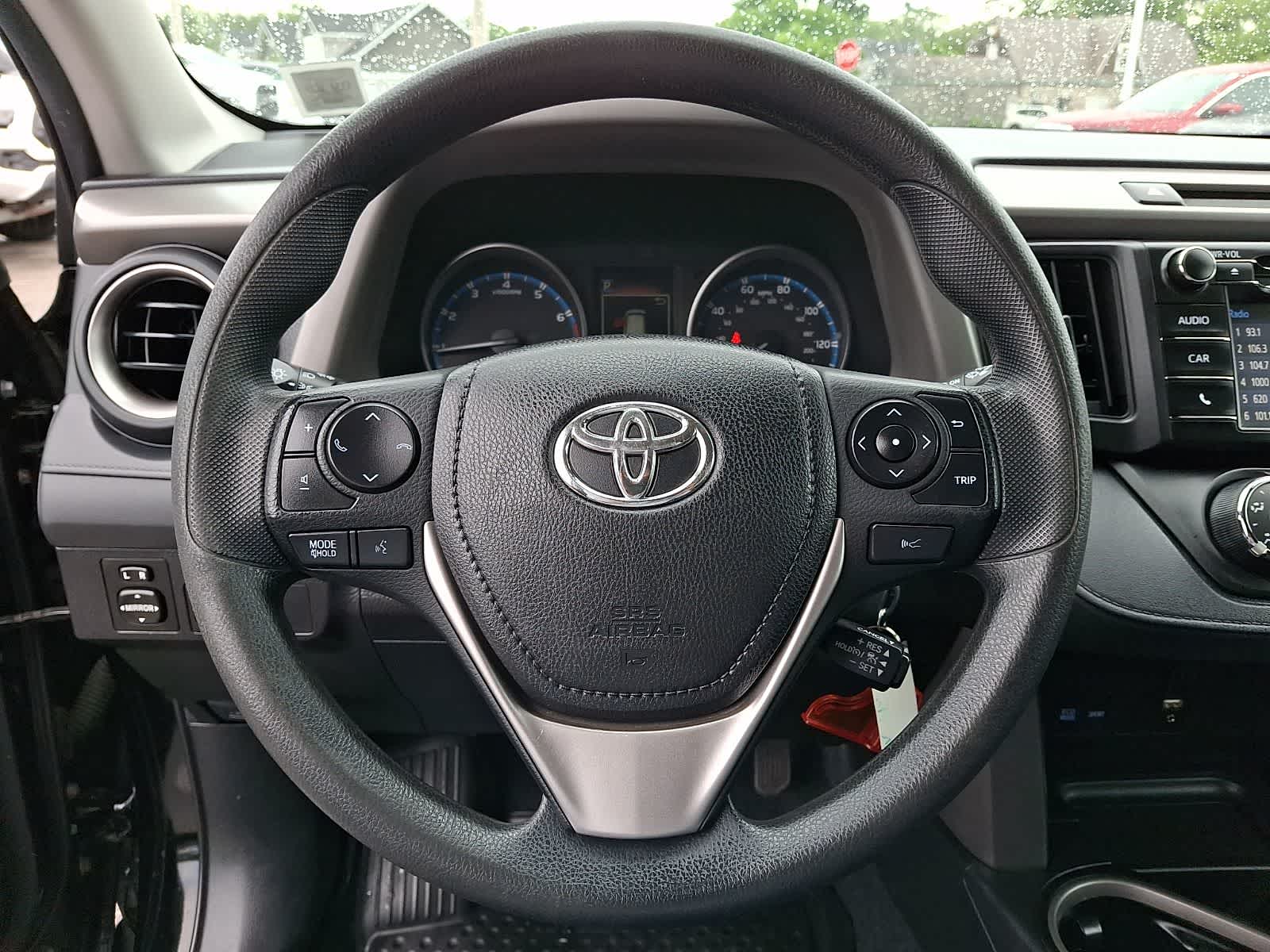 Thumbnail: 2018 Toyota RAV4 - 21