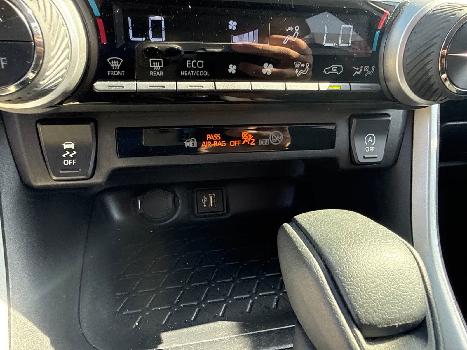 Thumbnail: 2025 Toyota RAV4 - 21