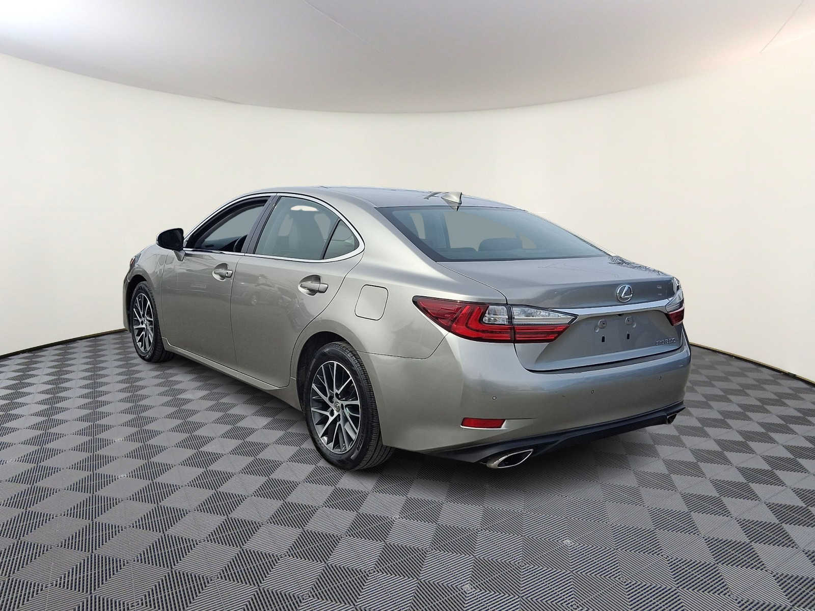 Thumbnail: 2016 Lexus ES - 7