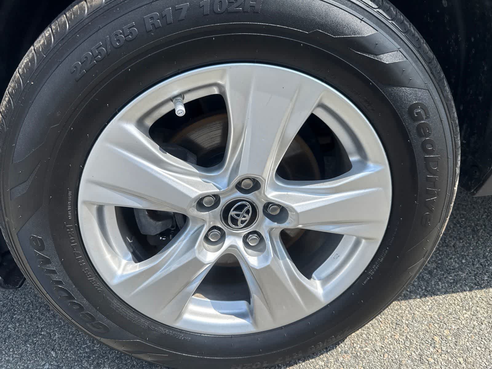 Thumbnail: 2019 Toyota RAV4 - 9