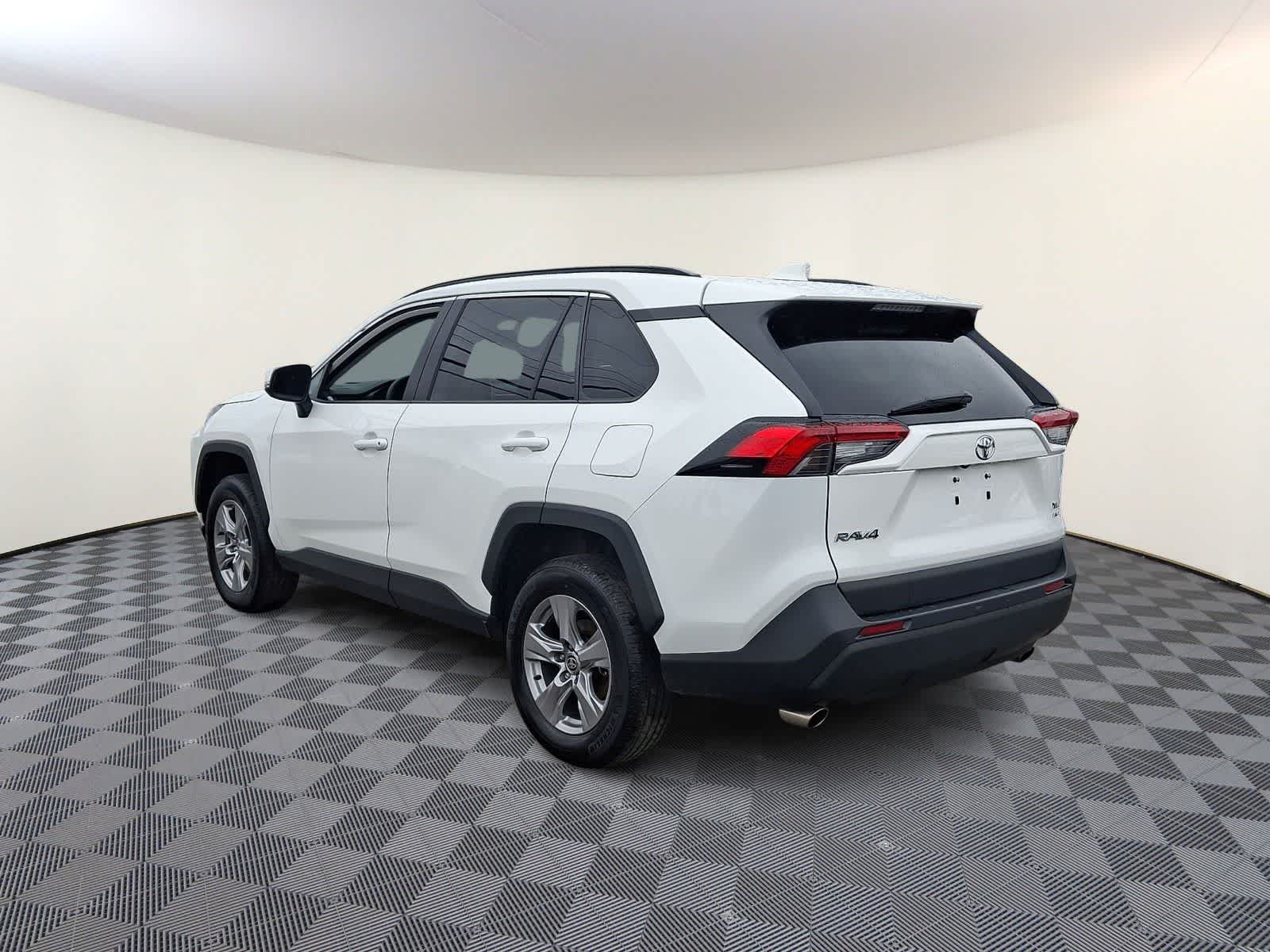 Thumbnail: 2025 Toyota RAV4 - 9