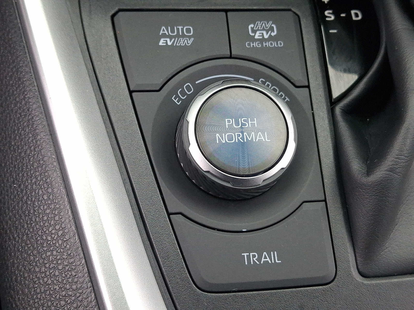 Thumbnail: 2024 Toyota RAV4 - 25