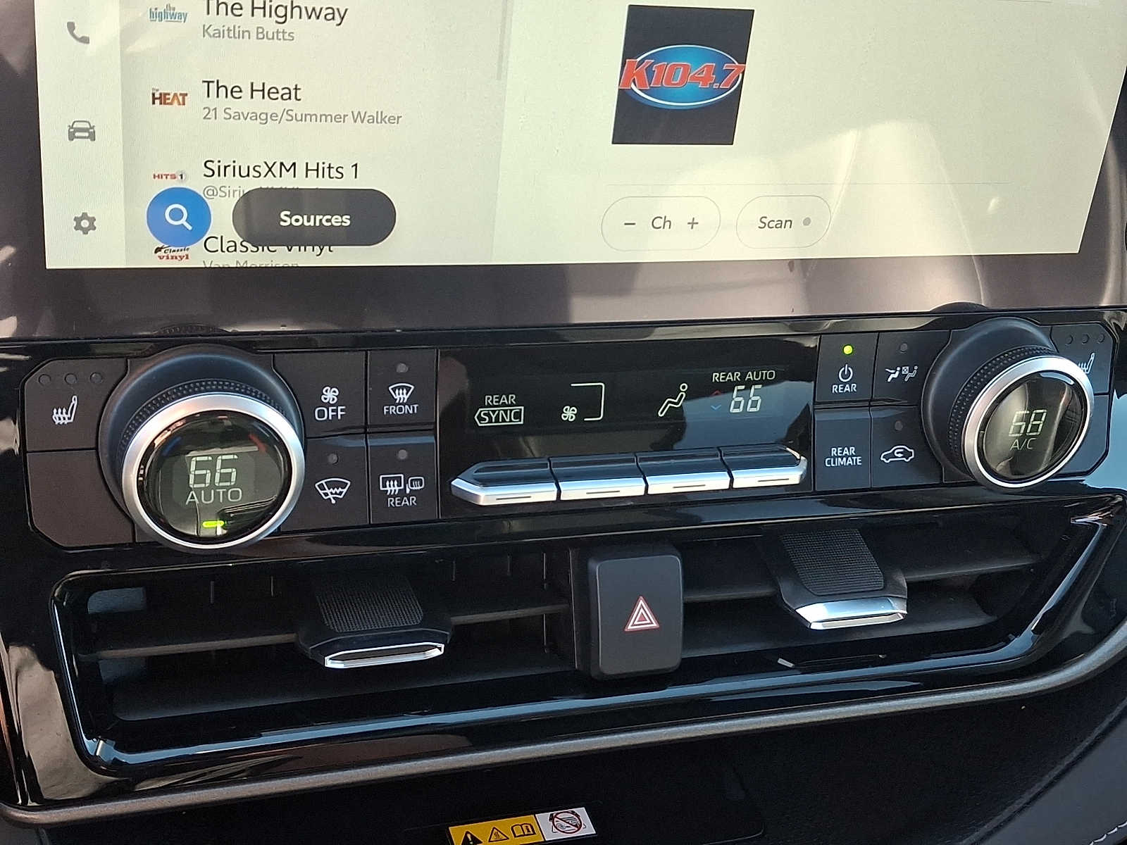 Thumbnail: 2024 Toyota Highlander - 21